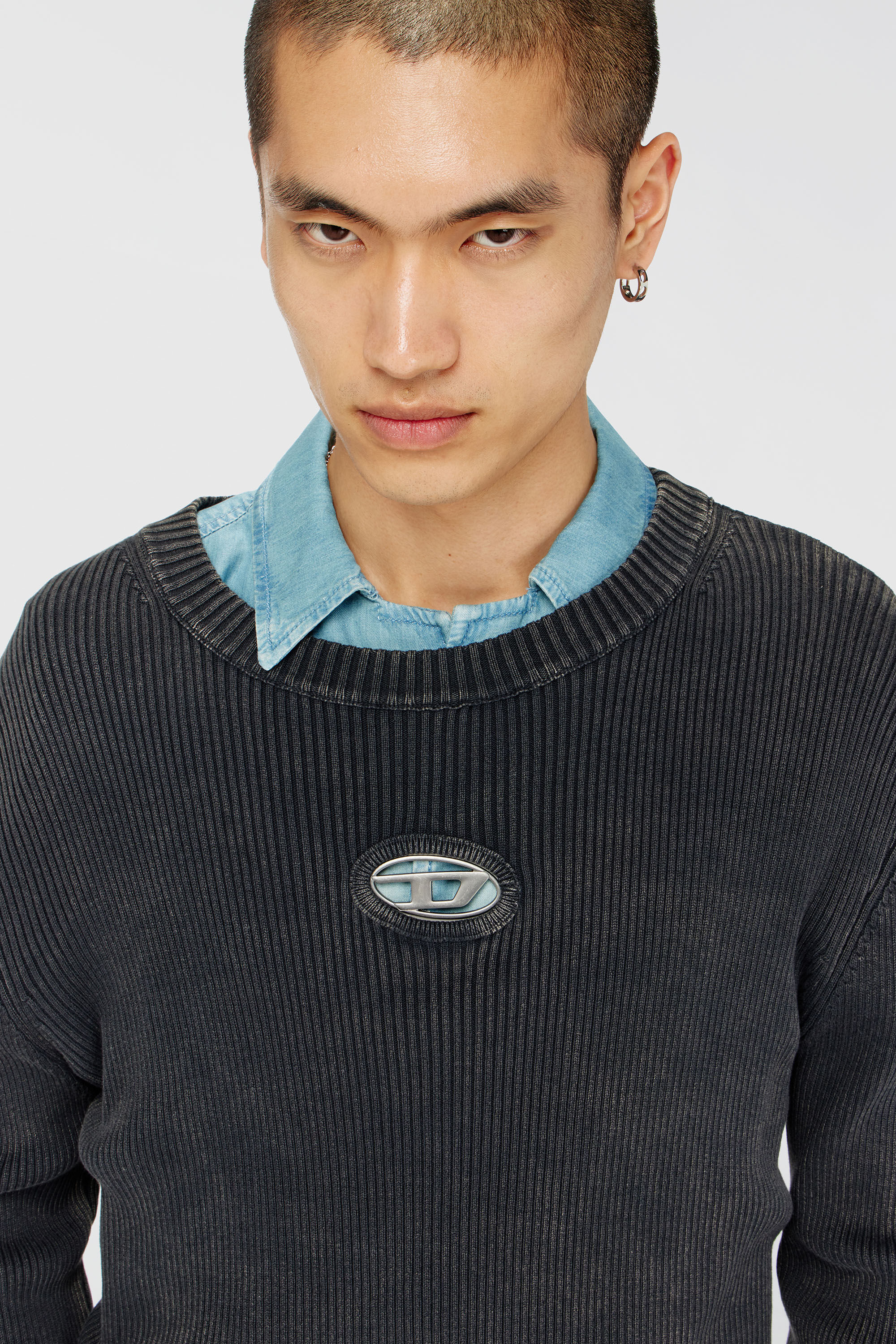 Men's Distressed jumper with cut-out logo | Black | Diesel TR