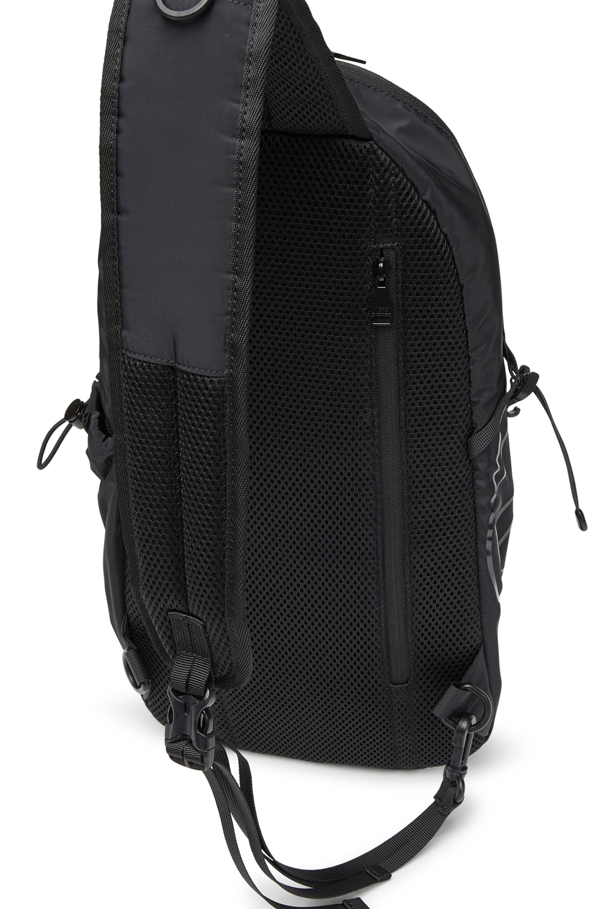 無料発送 Men's Drape-Nylon sling backpack with tonal logo | Black バッグ