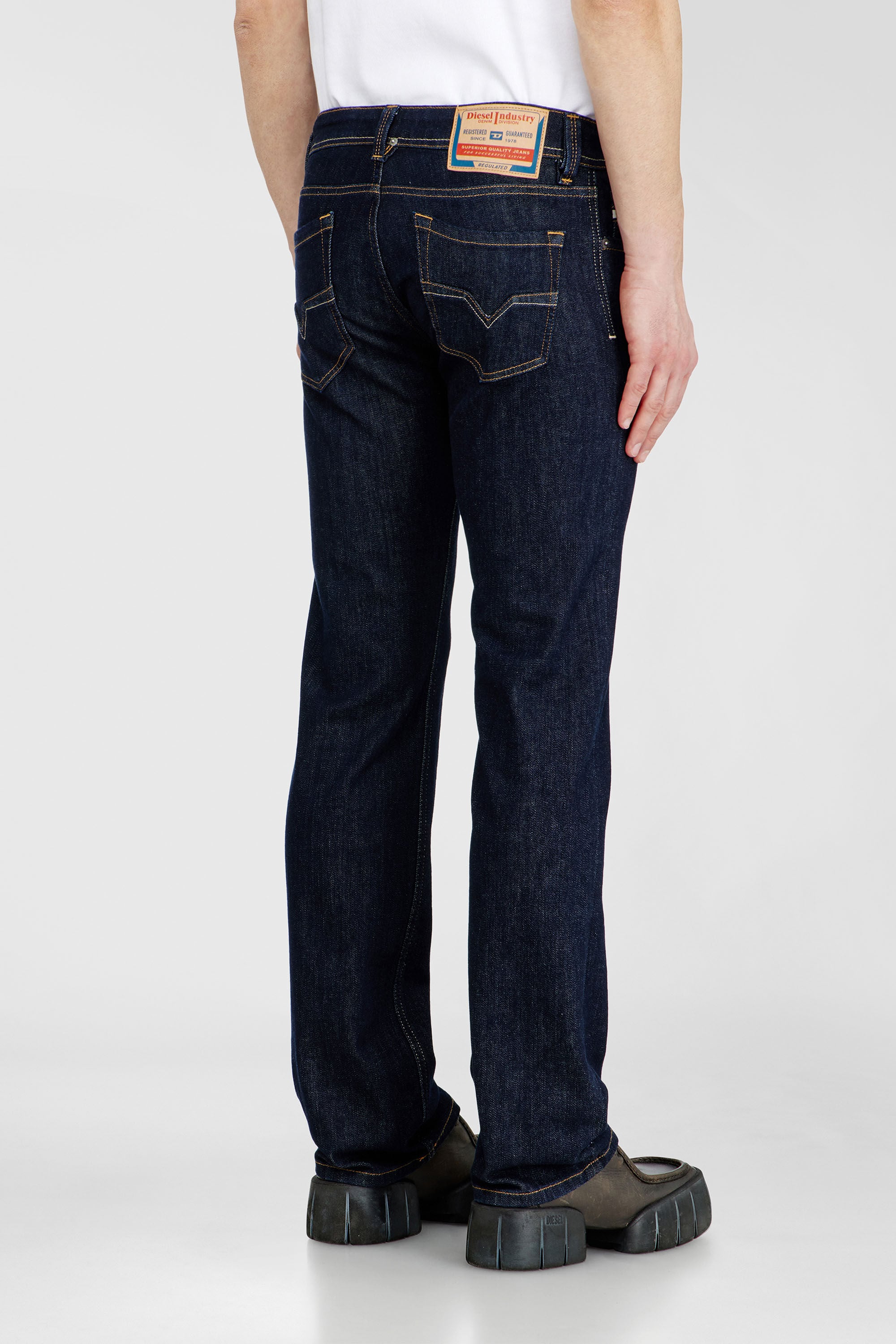 Men's Regular Jeans | Low Waist 1985 LarkeeDark Blue | Diesel TR