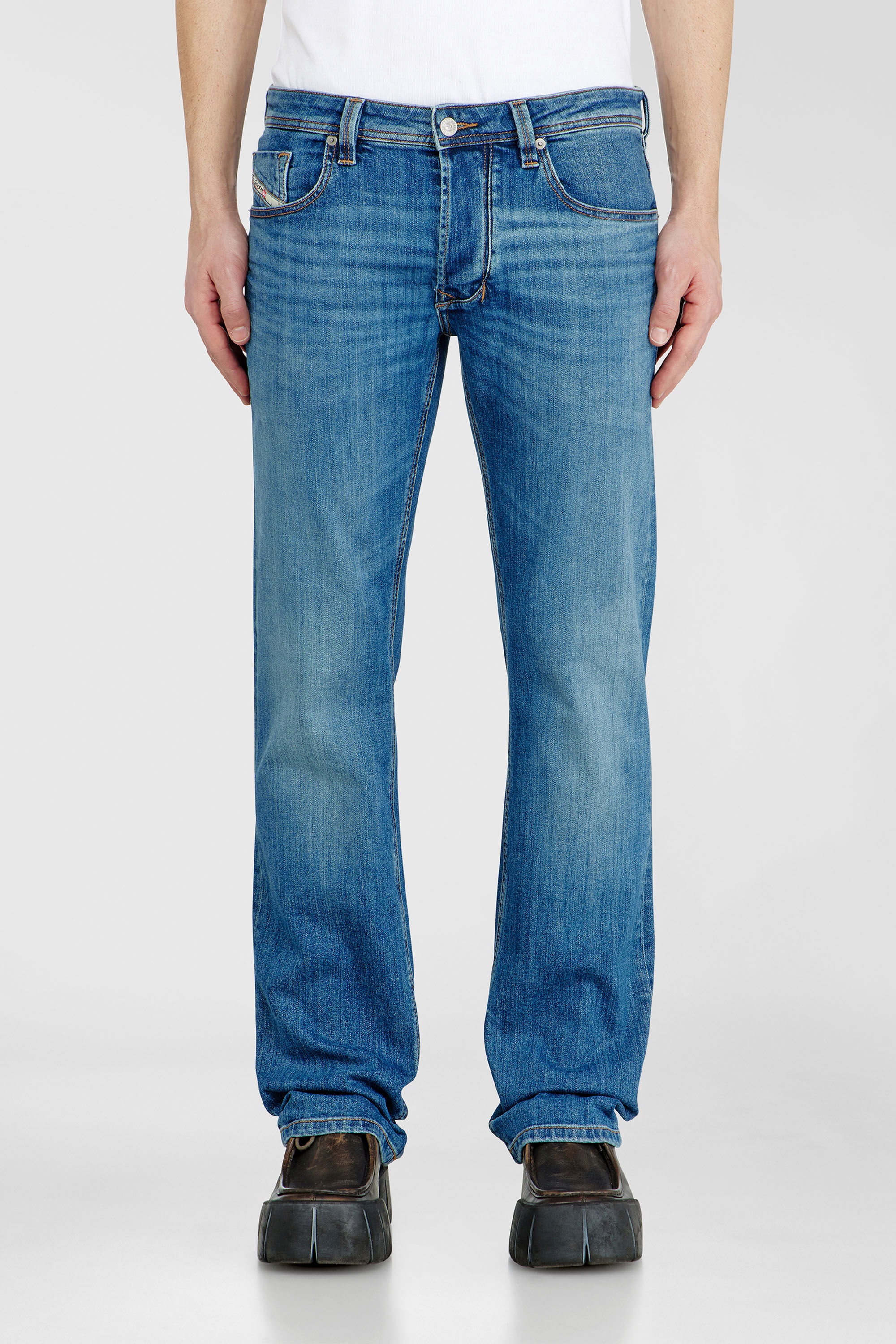 Men's Regular Jeans | Low Waist 1985 LarkeeLight Blue | Diesel TR
