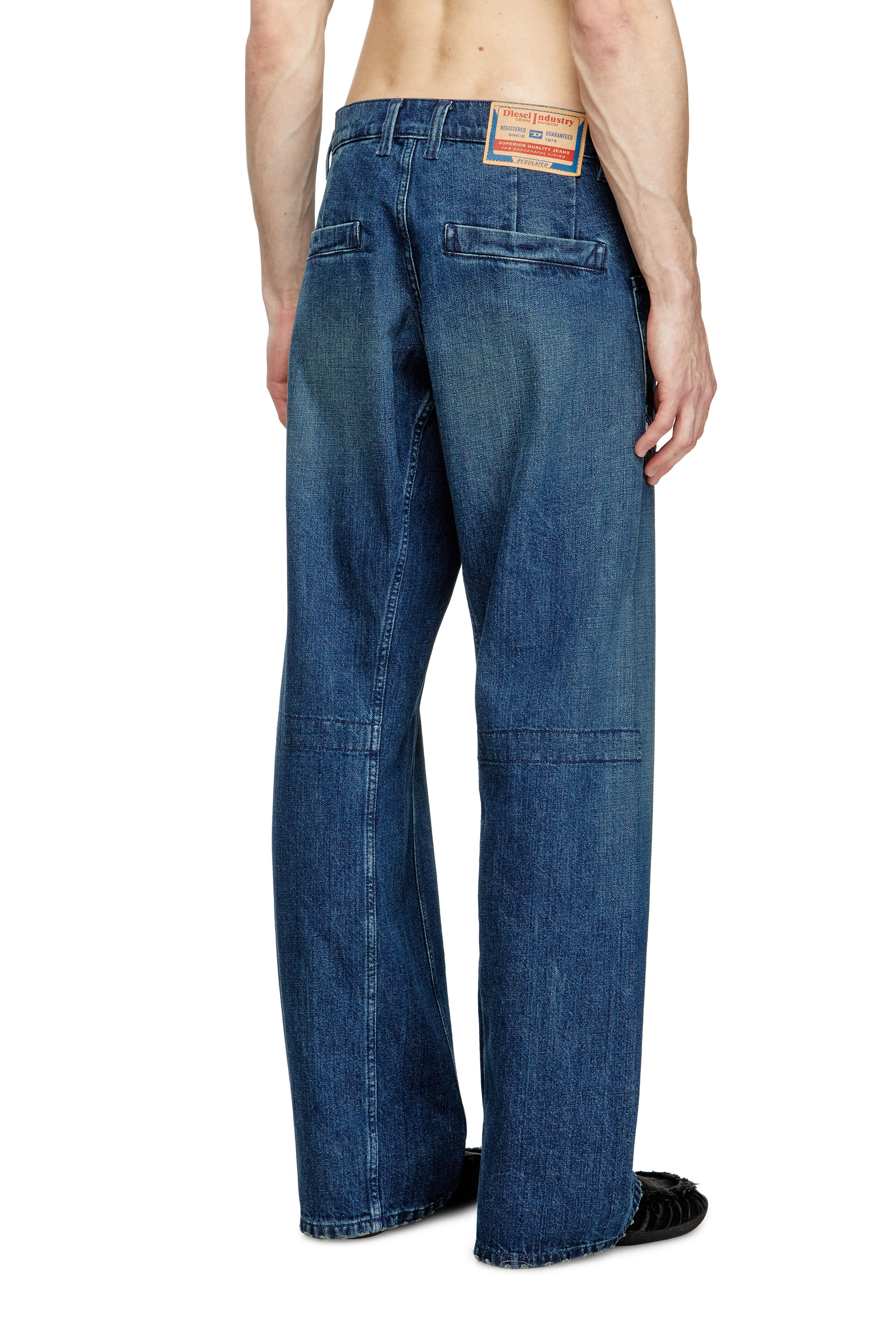 Blues d だで Men's Relaxed Jeans | Dark Blue | Diesel D-Zeta
