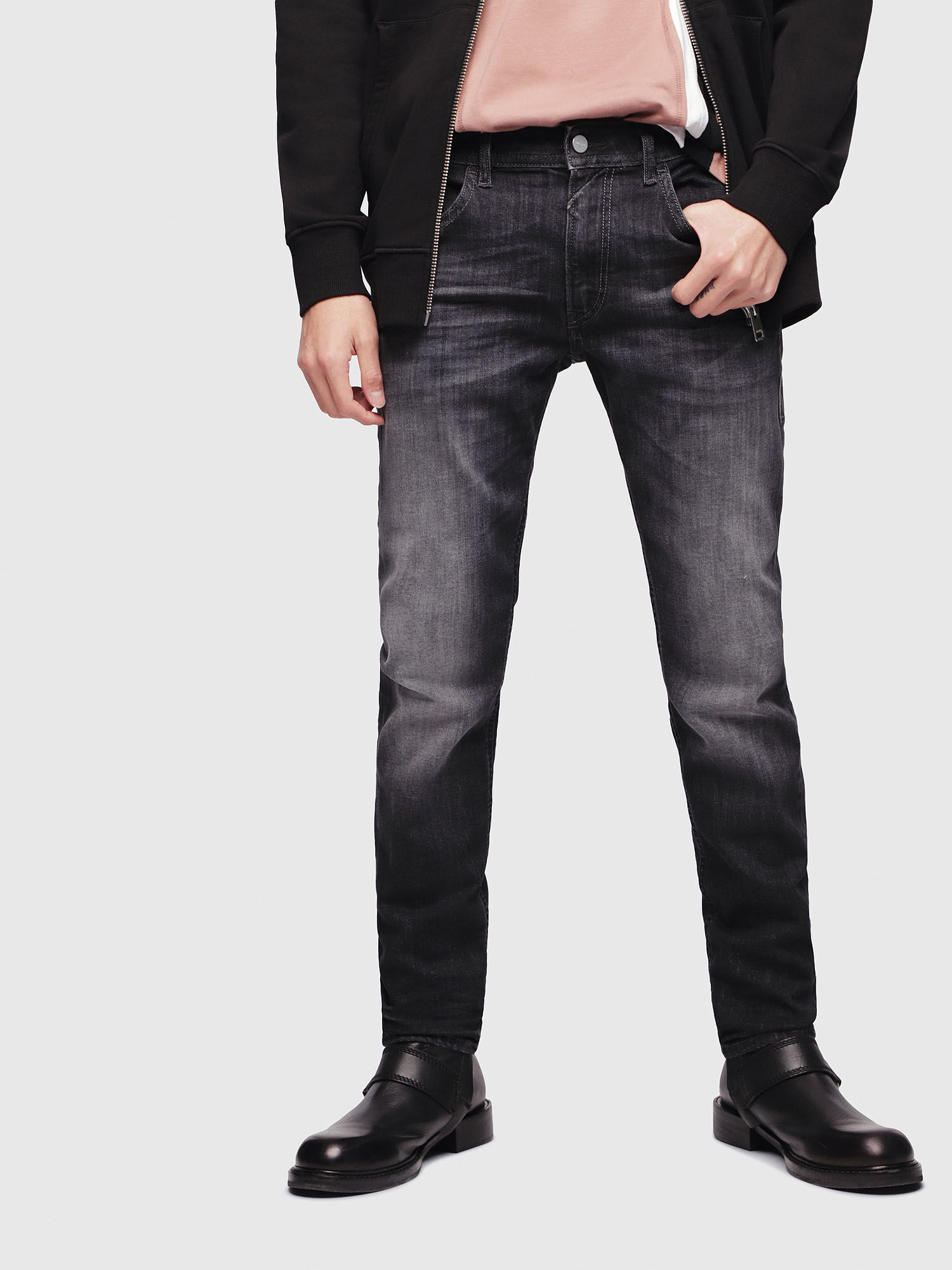 tee and jeans outfit