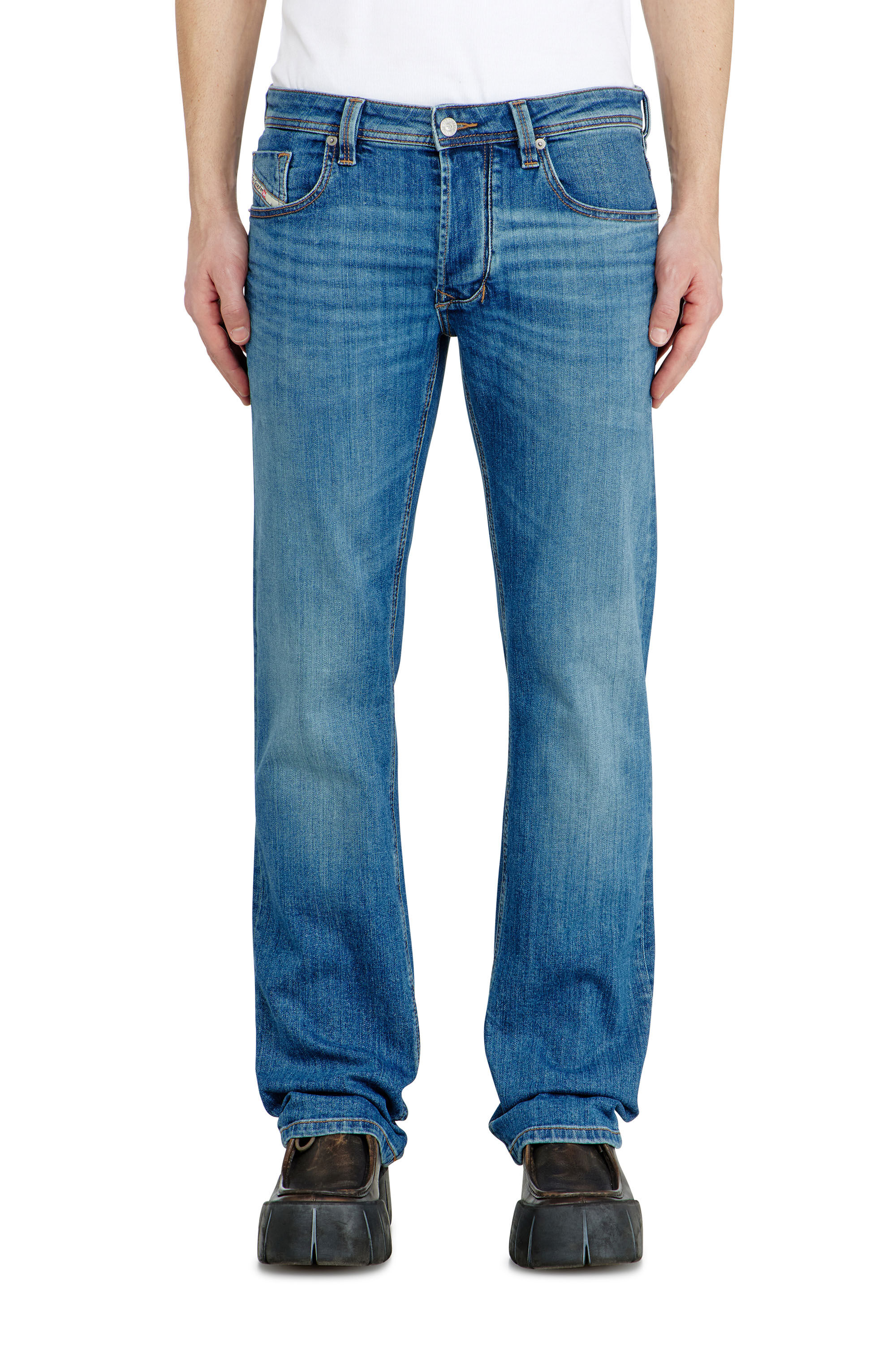 Men's Regular Jeans | Low Waist 1985 LarkeeLight Blue | Diesel TR