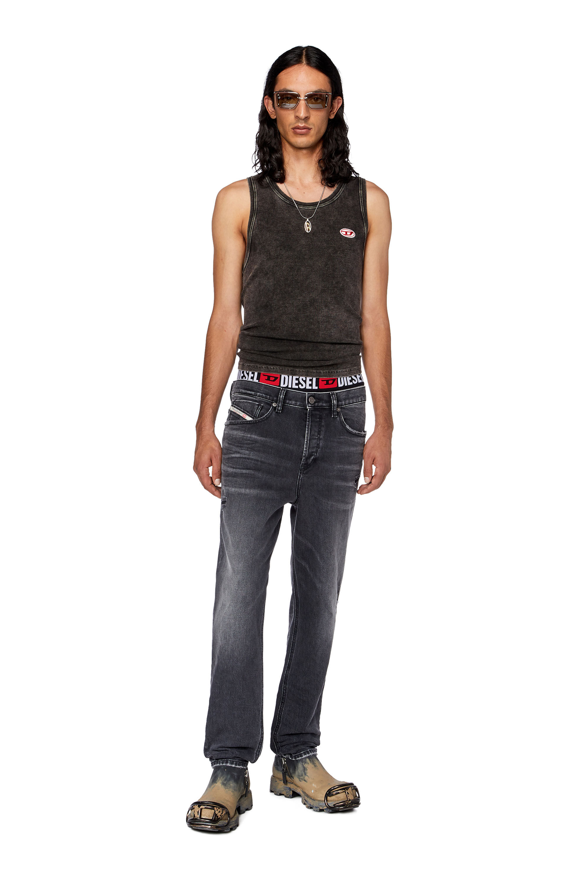 Tapered deals jeans diesel
