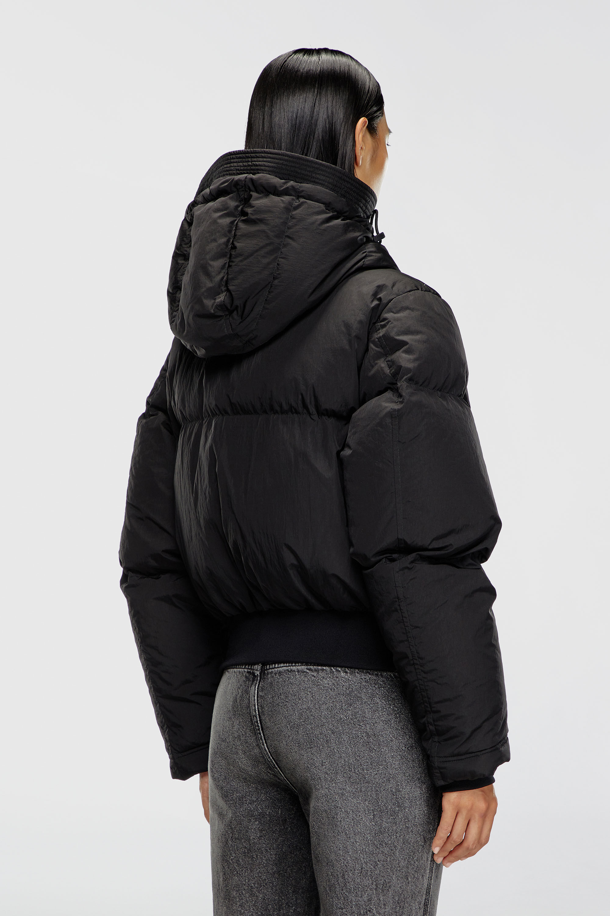 DIESEL w-peyt-short ダウンジャケット Women's Hooded down jacket in crinkled nylon | Black | Diesel