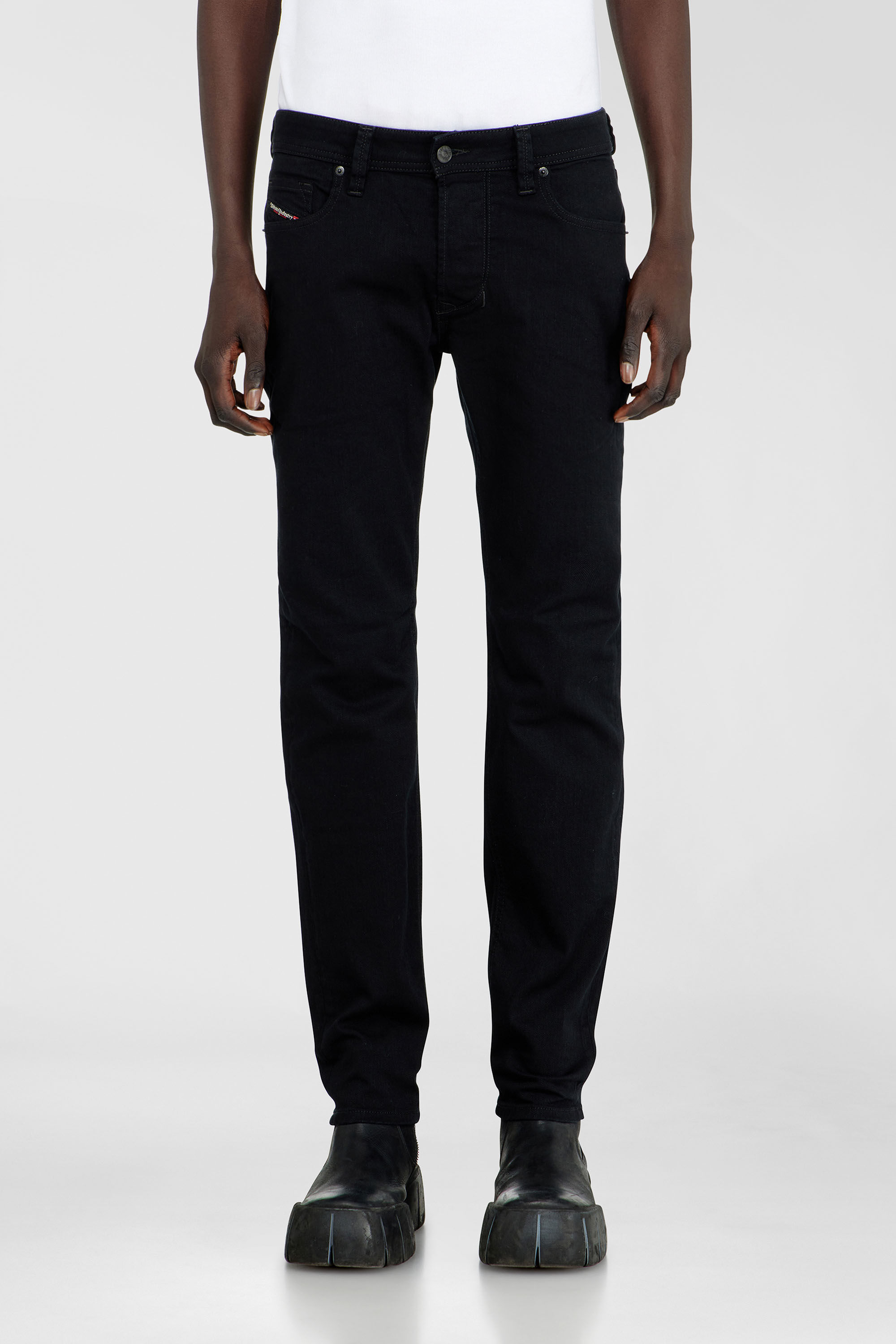 Larkee-Beex 0688H Men: Tapered Black/Dark grey Jeans | Diesel