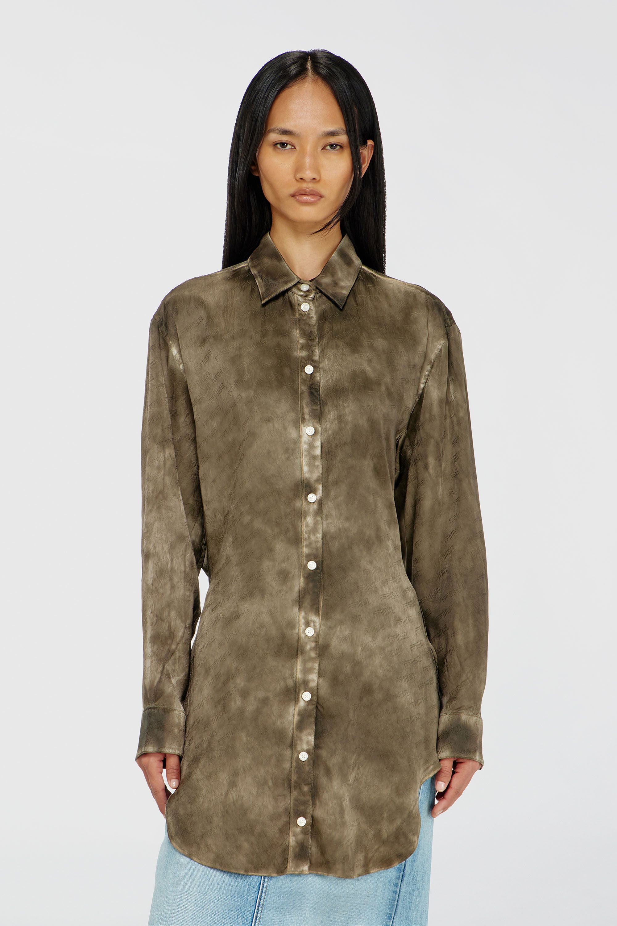 Diesel - C-LAVEL, Woman's Long shirt in logo-jacquard crinkled satin in Military Green - 5
