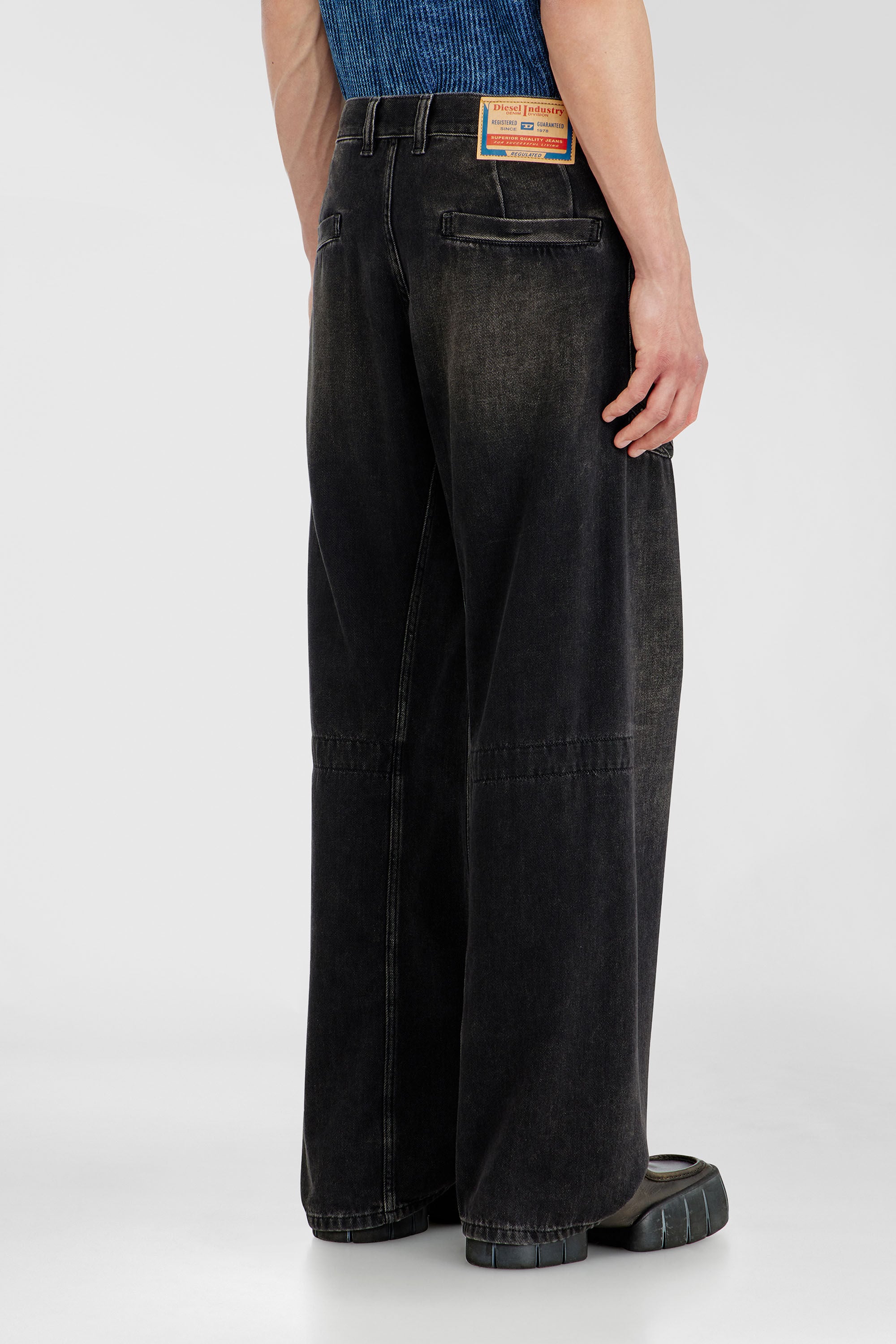 Men's Relaxed Jeans | Regular Waist D-ZetaBlack/Dark grey | Diesel TR