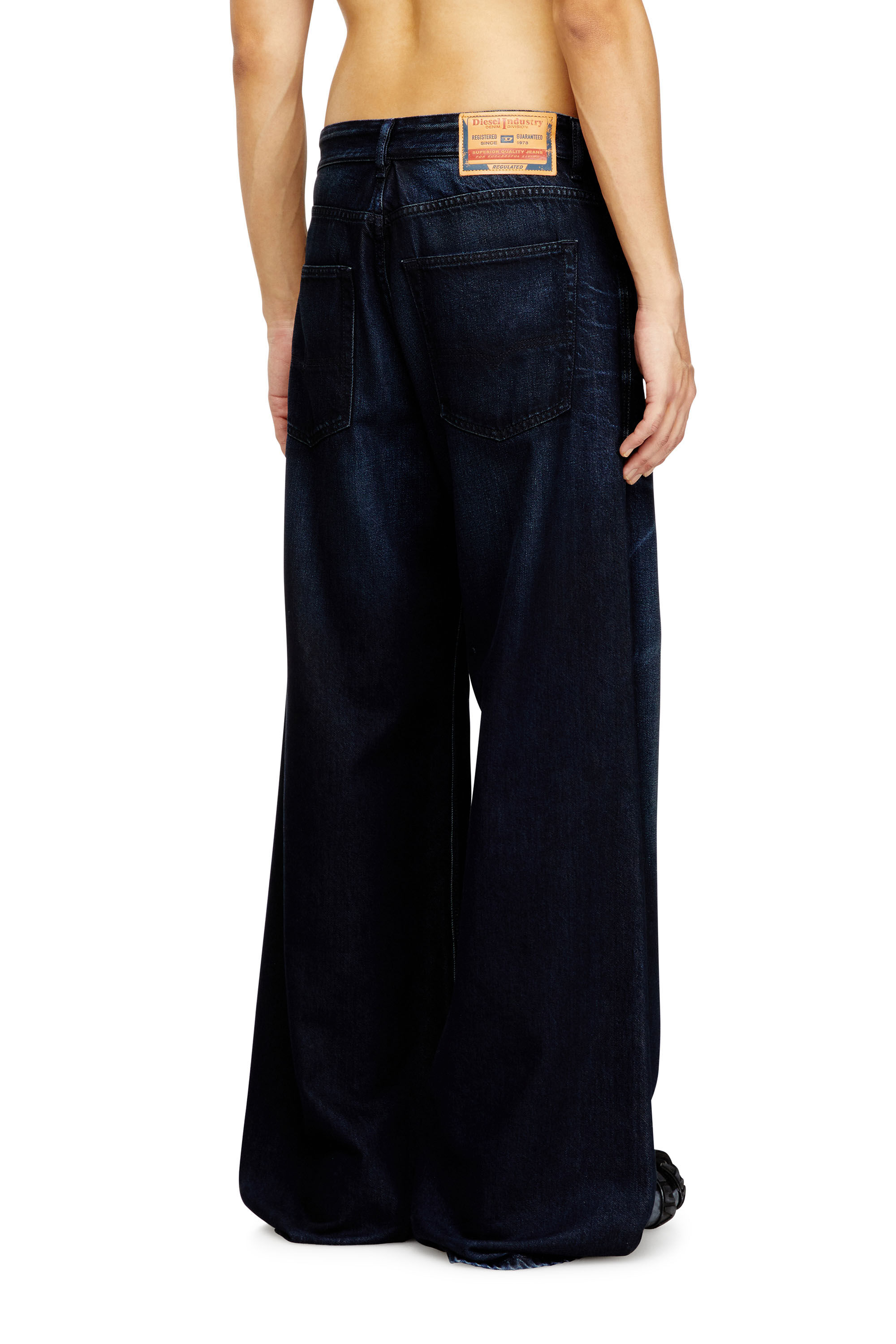 Men's Relaxed Jeans | Low Waist D-RiseDark Blue | Diesel TR