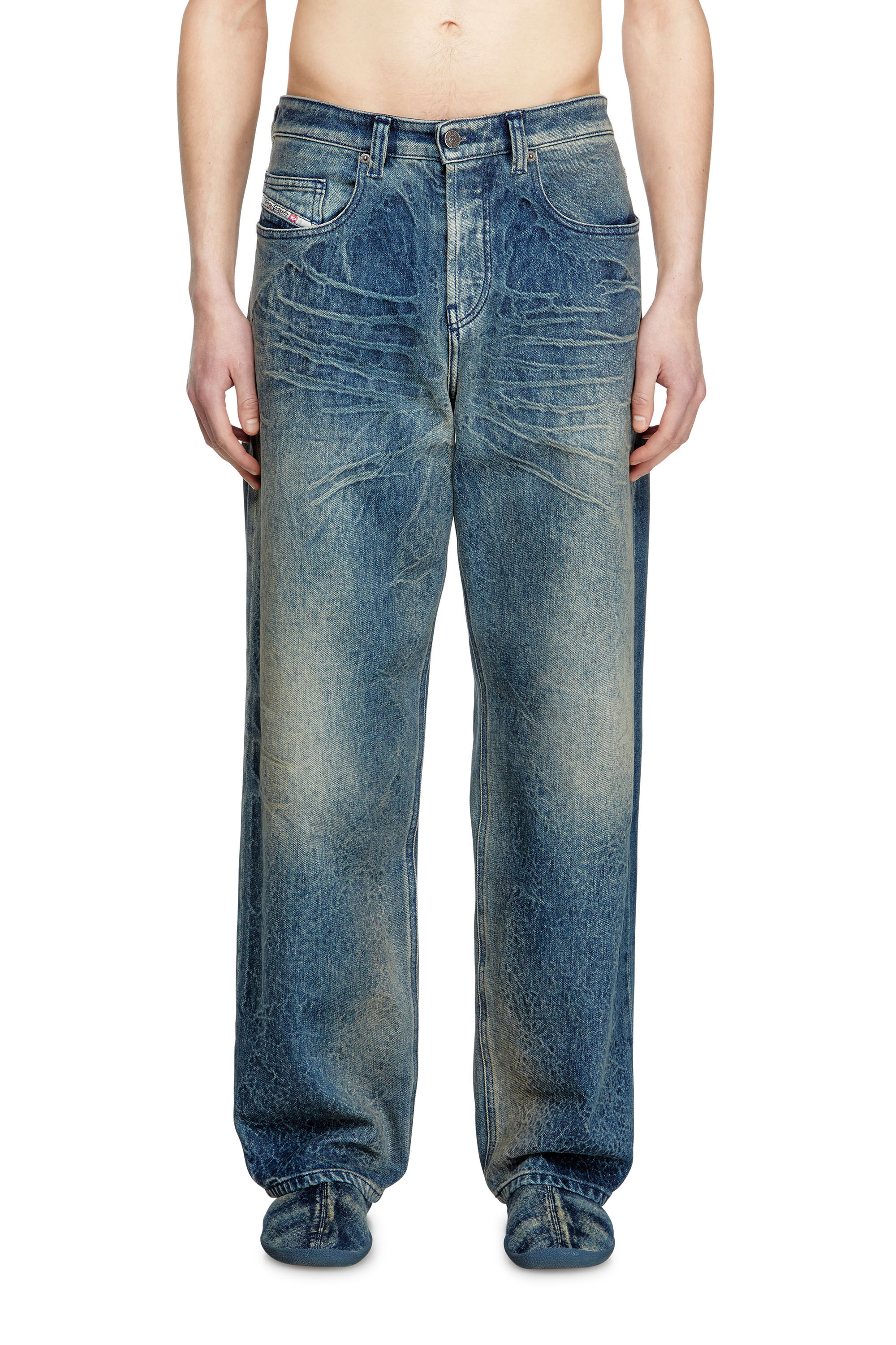 パンツ DIESEL Relaxed Jeans 2001 D-MACRO 26/30 Diesel® 2001 D-MACRO | Mens Low-Rise Straight Leg Jeans