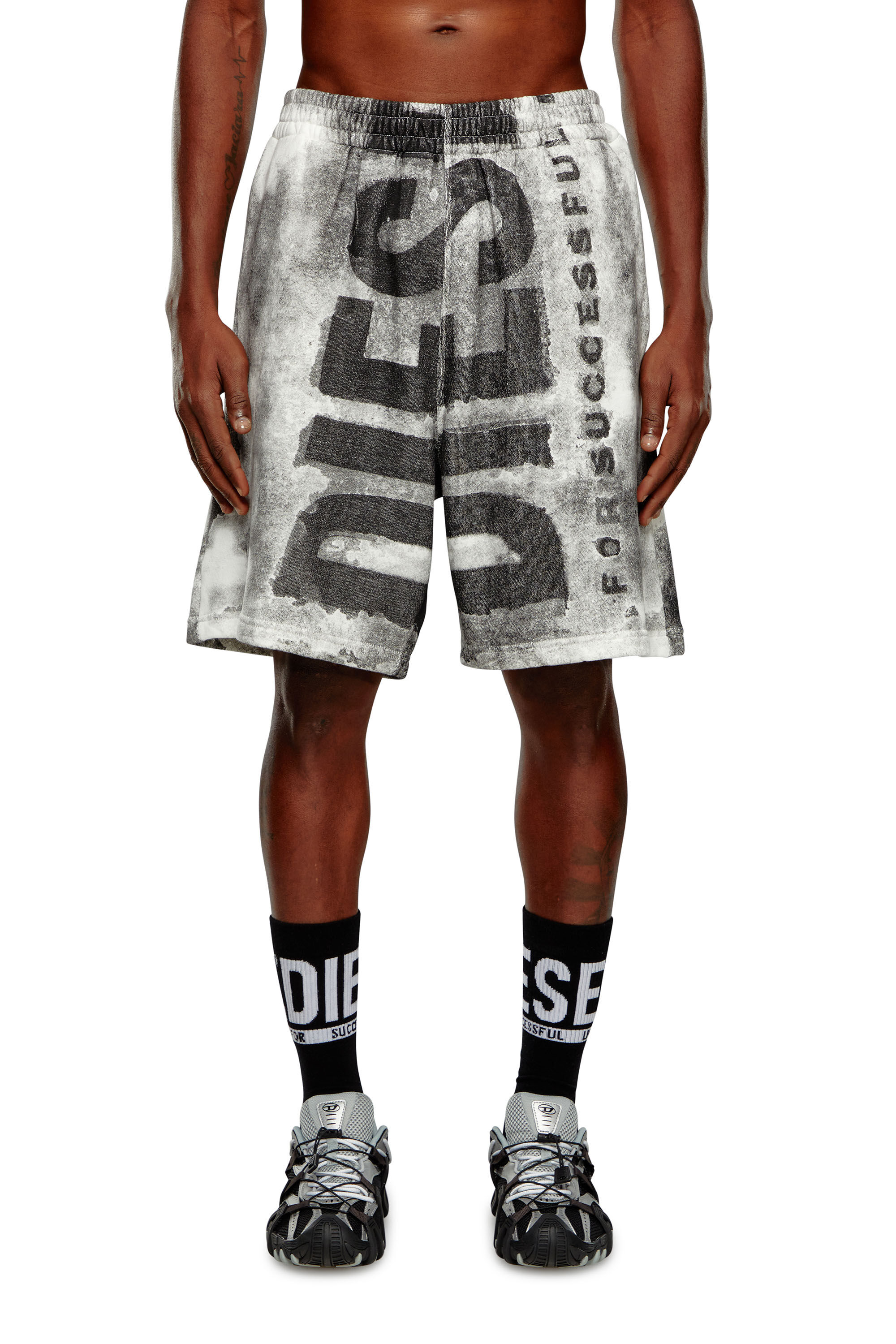 Diesel - P-BISC, Man's Colour bleed Super Logo sweat shorts in White/Black - 1