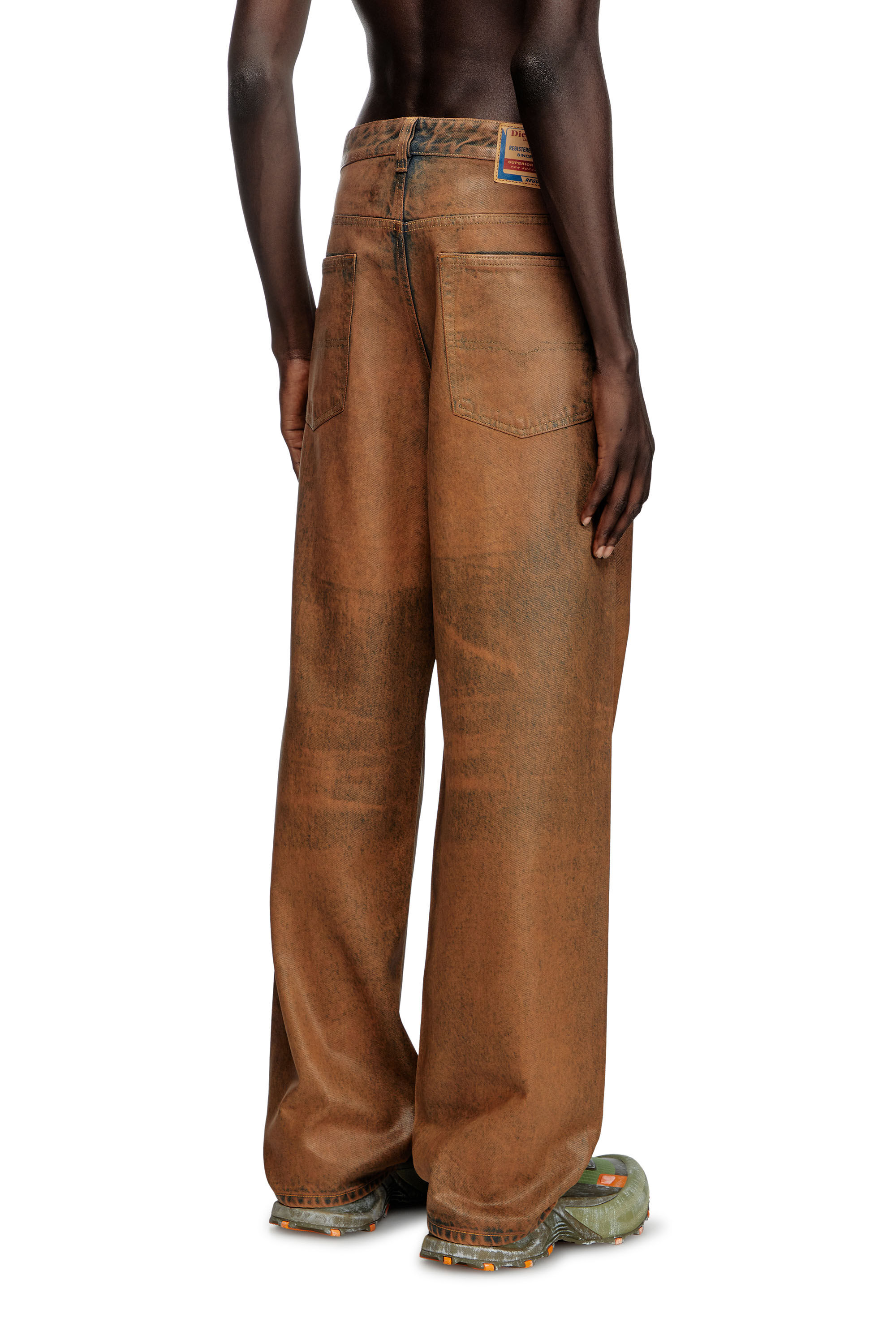 Men's Relaxed Jeans | Brown | Diesel 2001 D-Macro