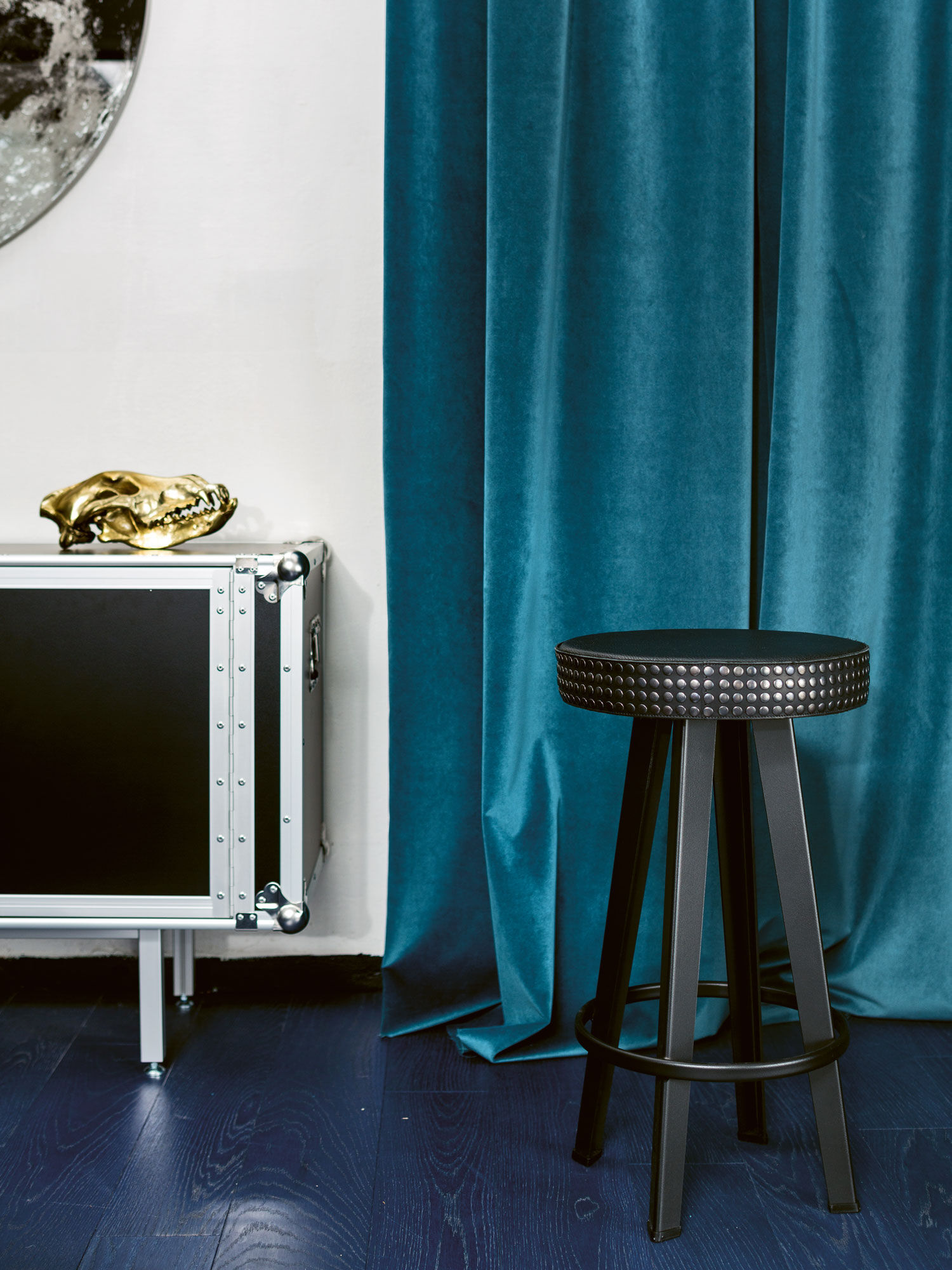 Stud bar stool online