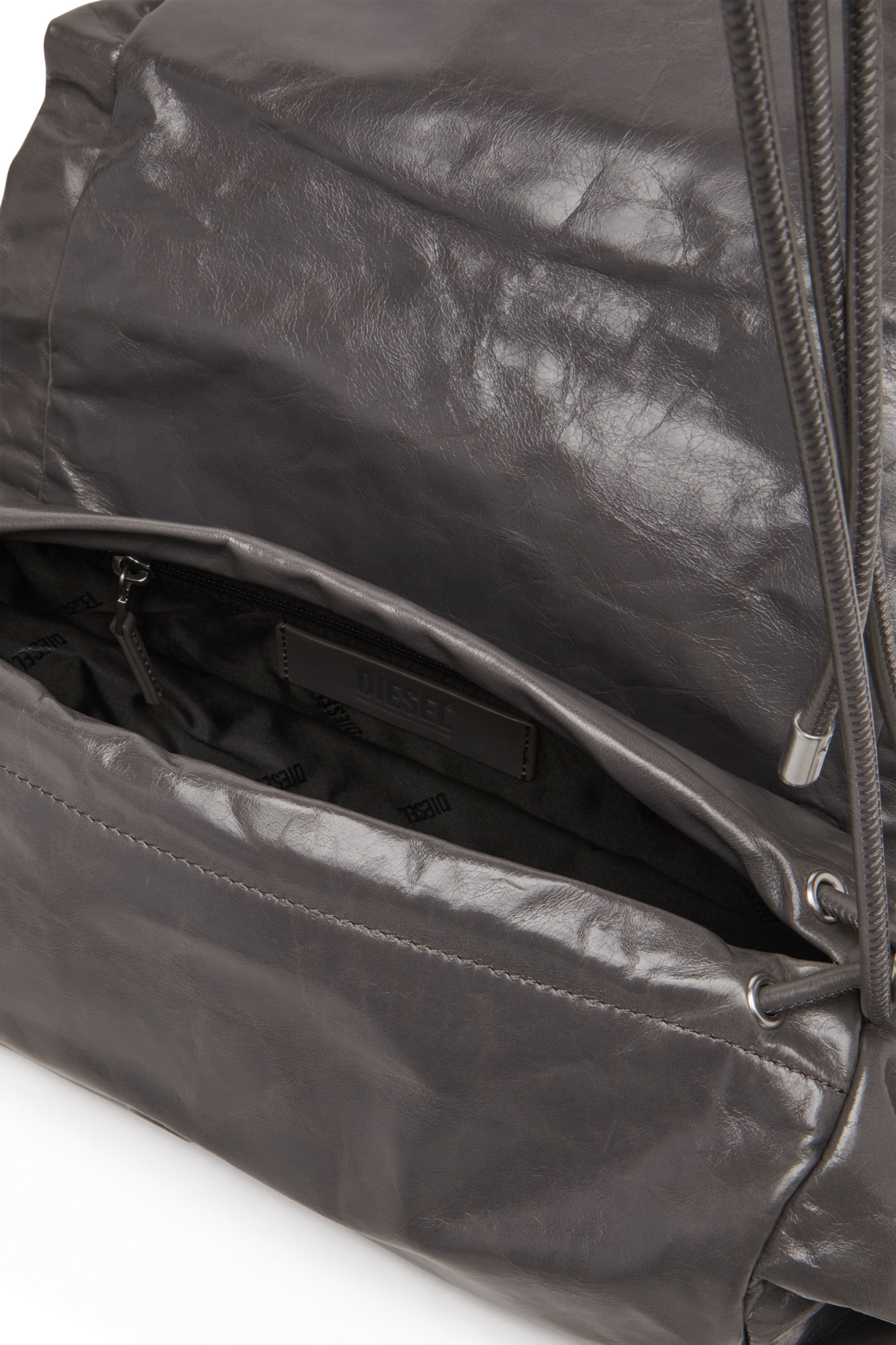 【DIESEL】scrunch-d shoulder m Women's Scrunch-D M-Shoulder bag in shiny leather | Black
