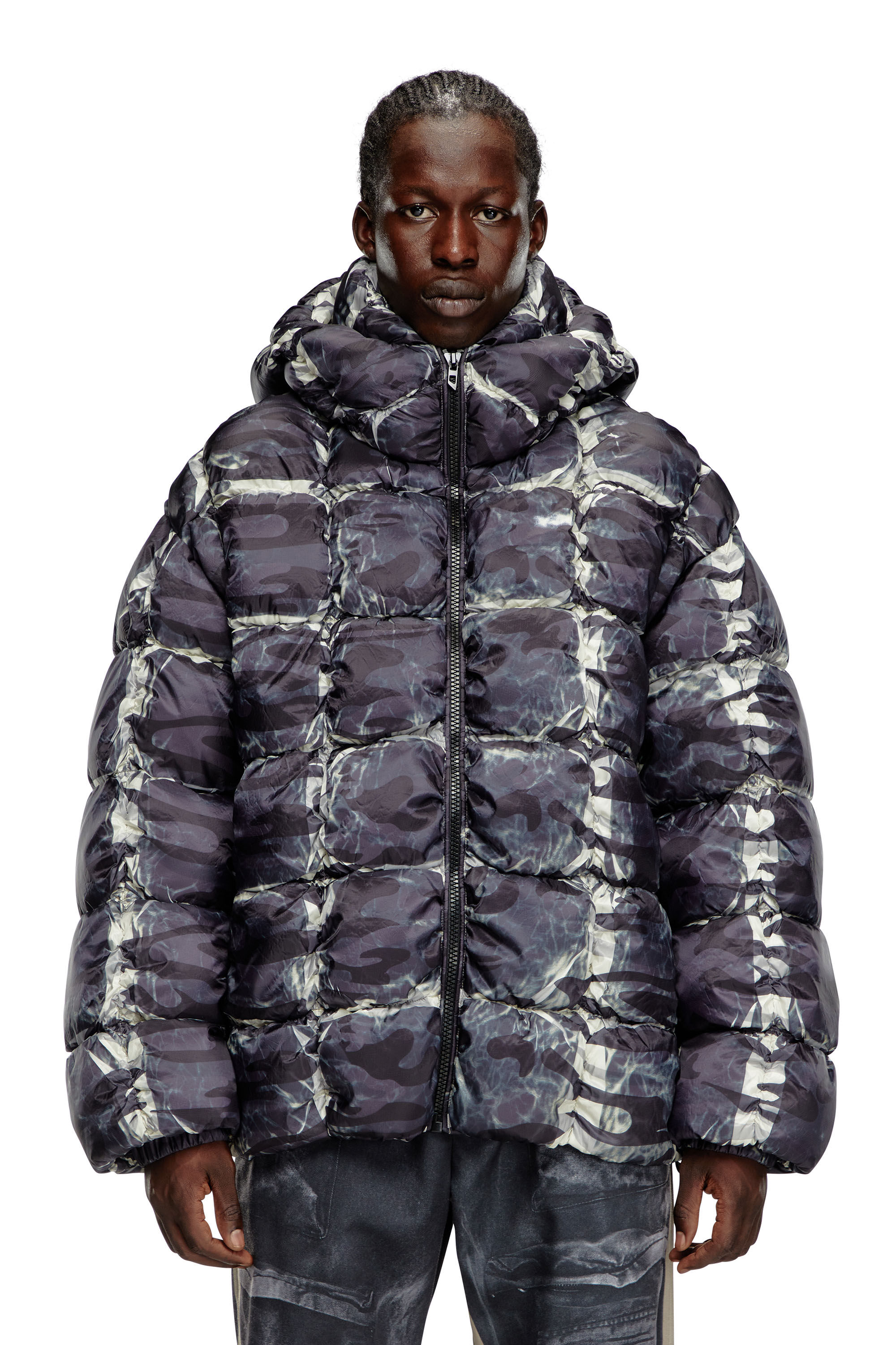 DIESEL ディーゼル 24AW W-CLAUS-CAMU Hooded puffer jacket with camo print パファーダウンジャケット A145290SKAG カモ Men's Hooded puffer jacket with camo print | Grey | Diesel TR