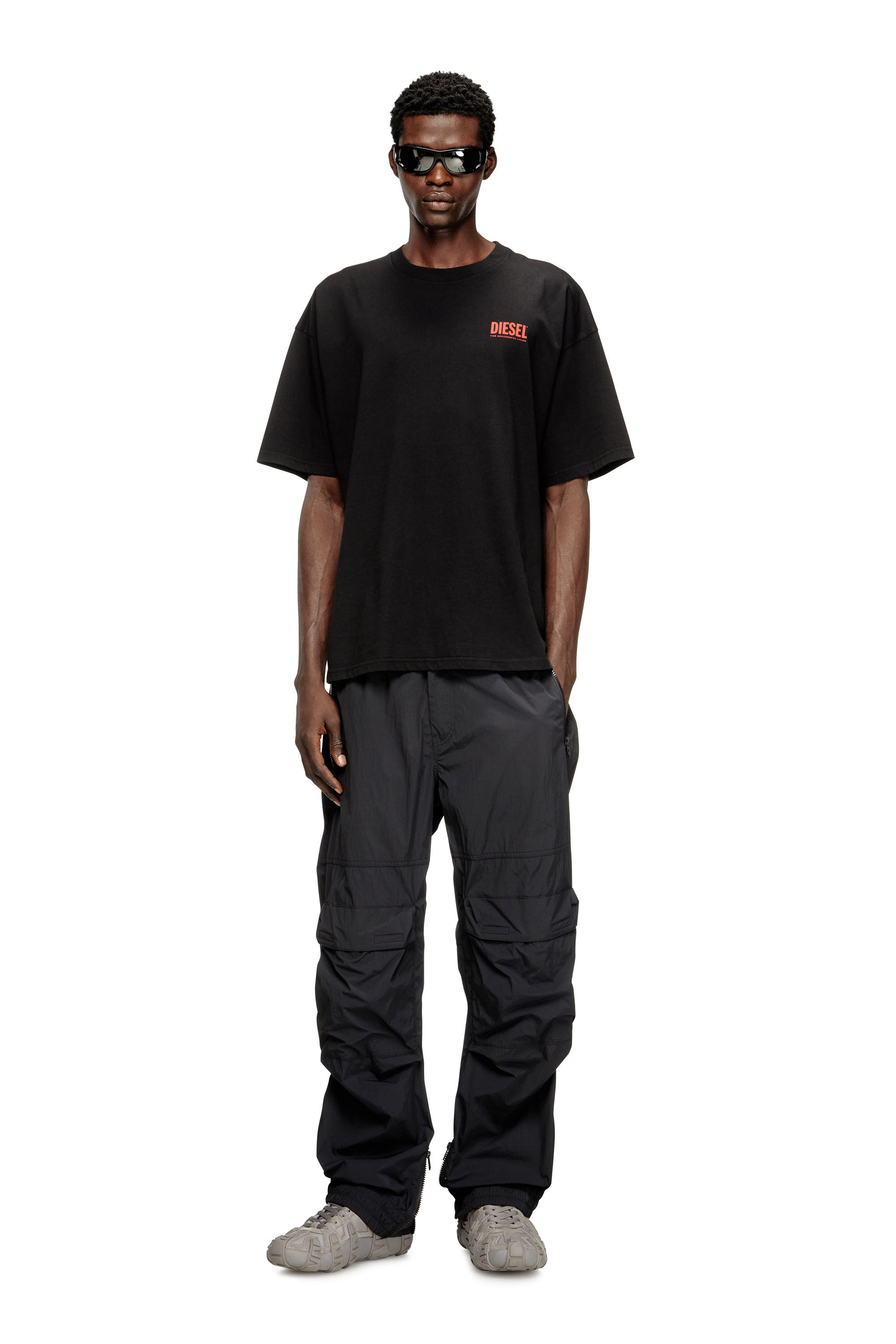 洗練されたデザイン　DIESEL T-BOXT-BISK A20036 3XL Men's Cotton T-shirt with Diesel Biscotto print | Black | Diesel