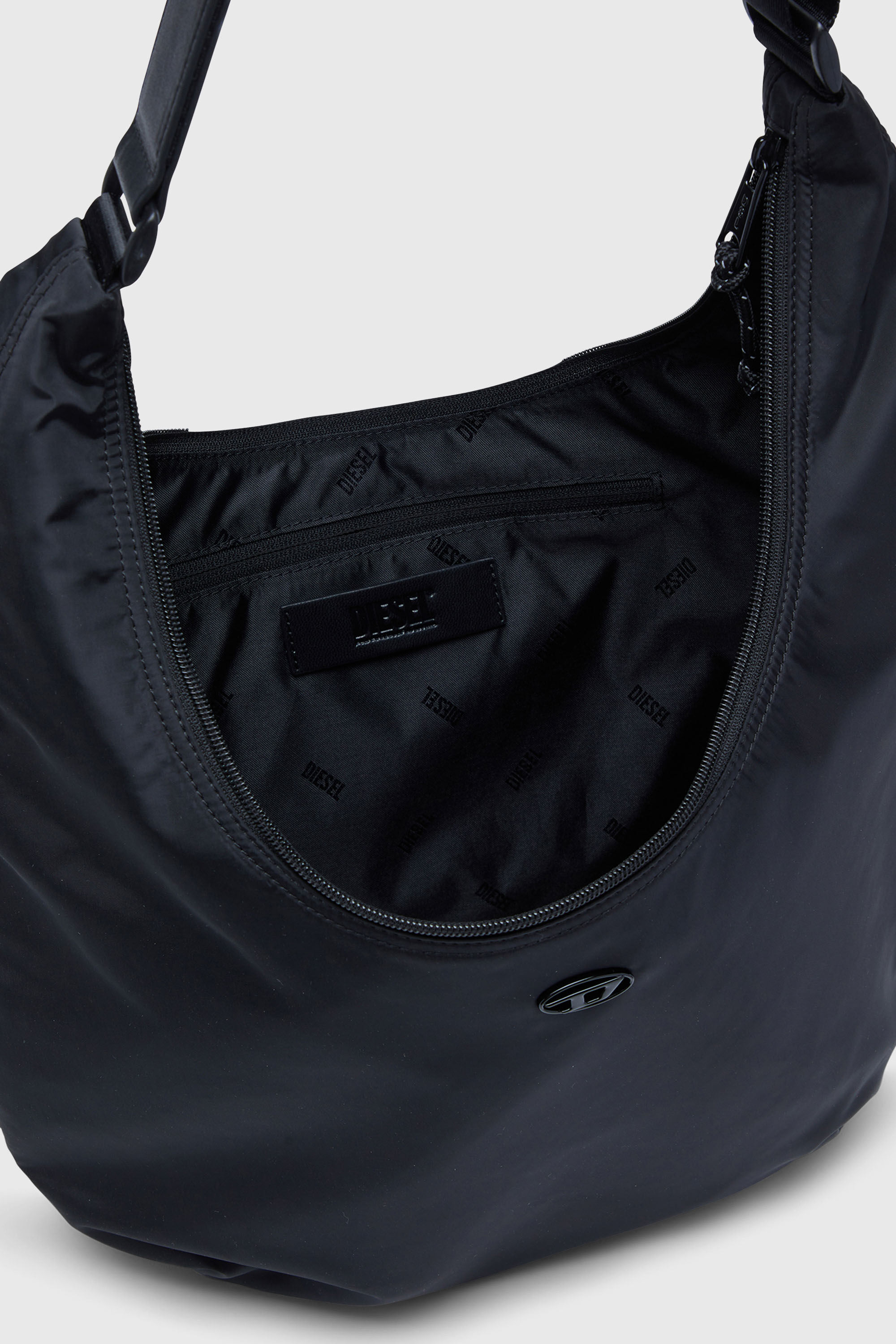 Diesel - D-PACK HOBO X, Unisex's D-Pack-Borsa a spalla in nylon con placca Logo Oval D in Black - 4