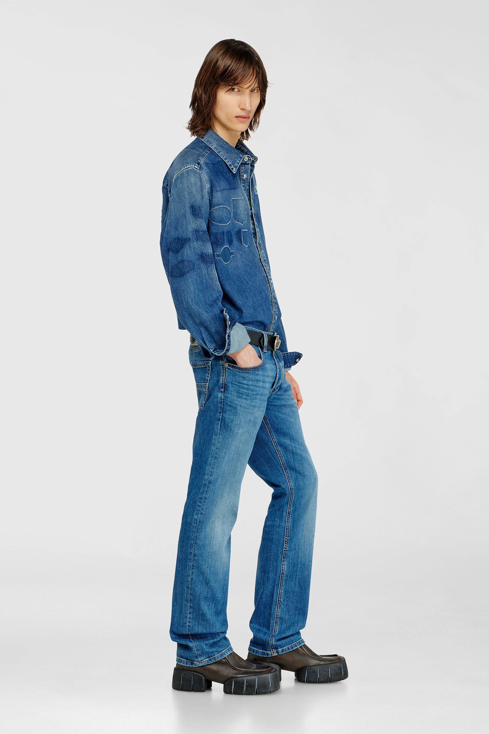 Men's Regular Jeans | Low Waist 1985 LarkeeLight Blue | Diesel TR