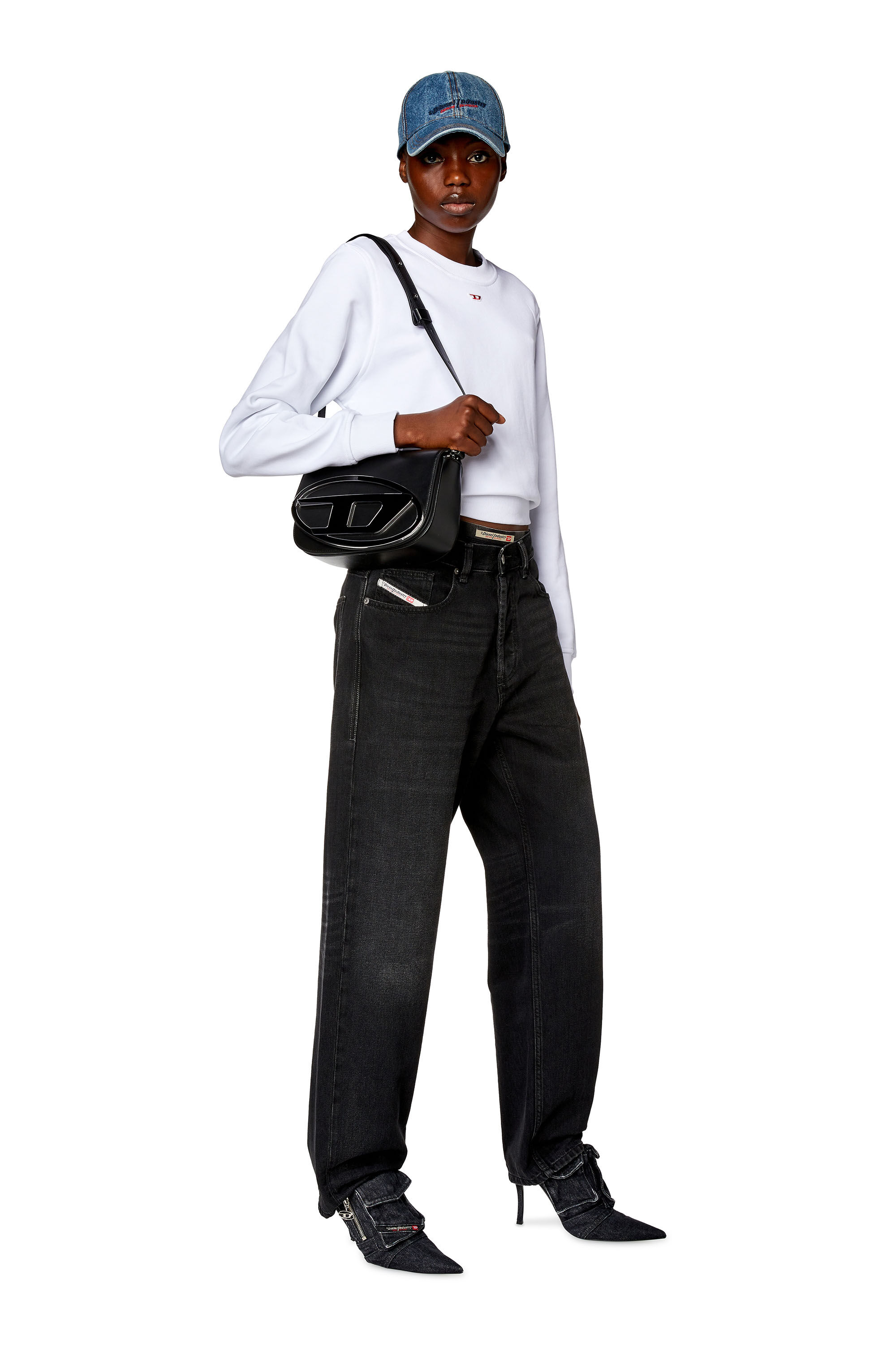 Women's 1DR M - Iconic medium shoulder bag in leather | Black | Diesel