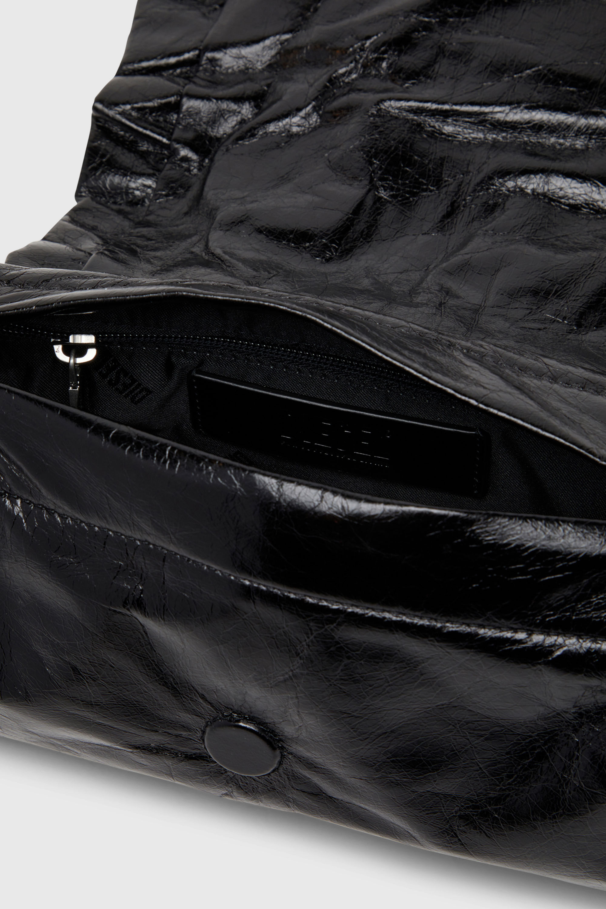 Women's Scrunch-D-Small shoulder bag in shiny scrunched leather