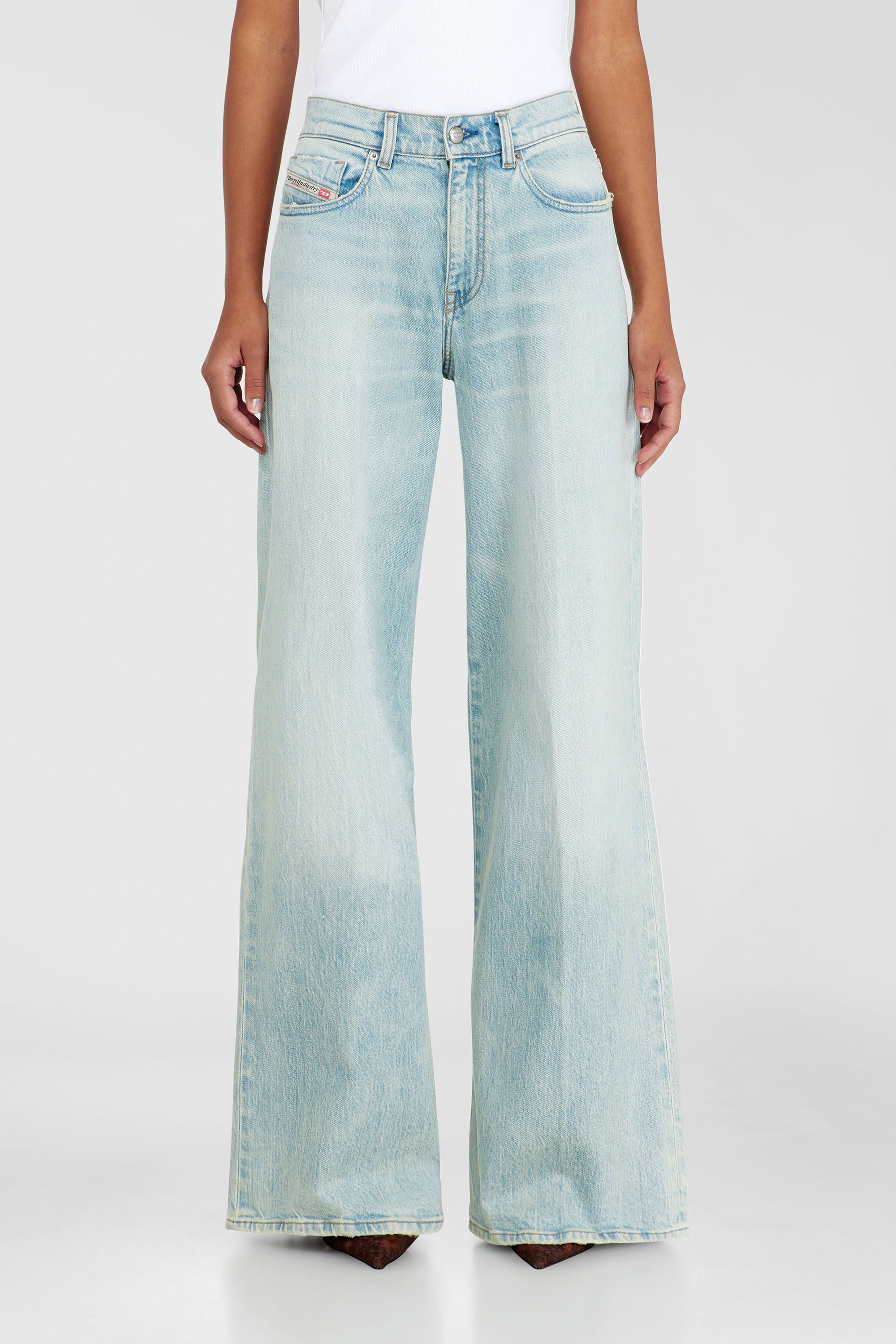 Diesel - Woman's Flare Jeans 1978 D-Akemi 0KBBX, Light Blue - 4