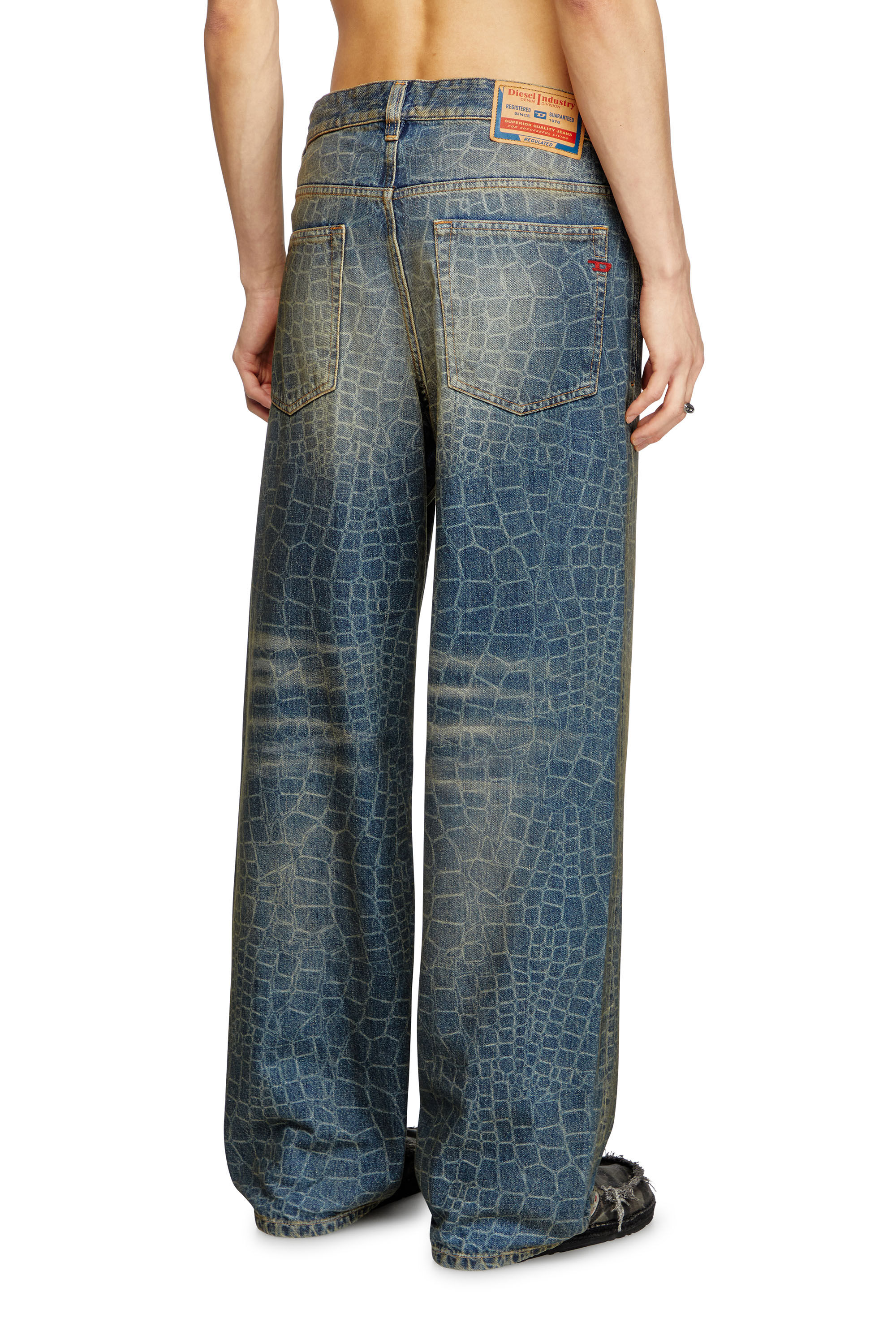 Men's Relaxed Jeans | Dark Blue | Diesel 2001 D-Macro
