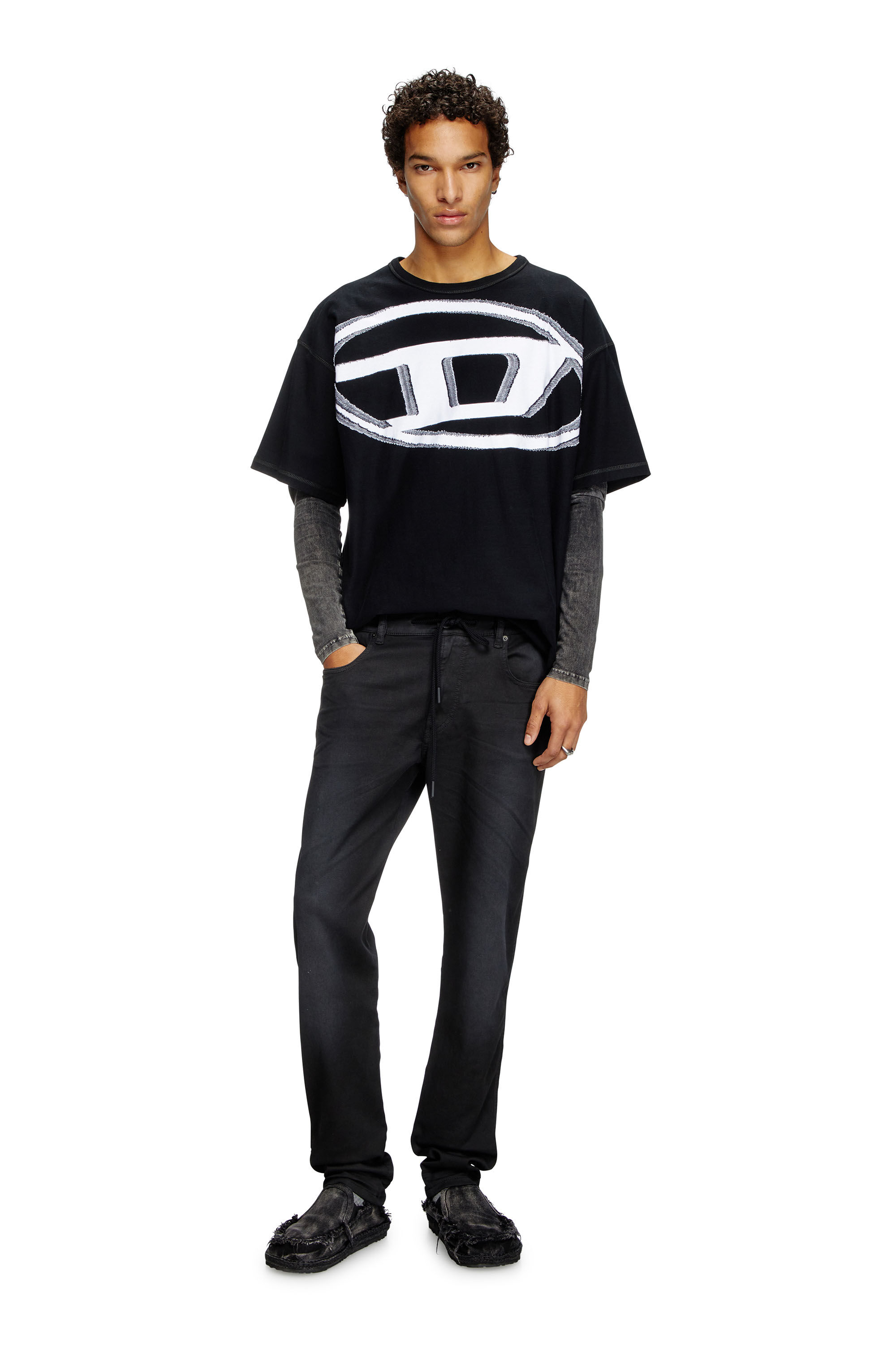 Diesel - Man's Slim 2060 D-Strukt Joggjeans® 0670M, Black - 1