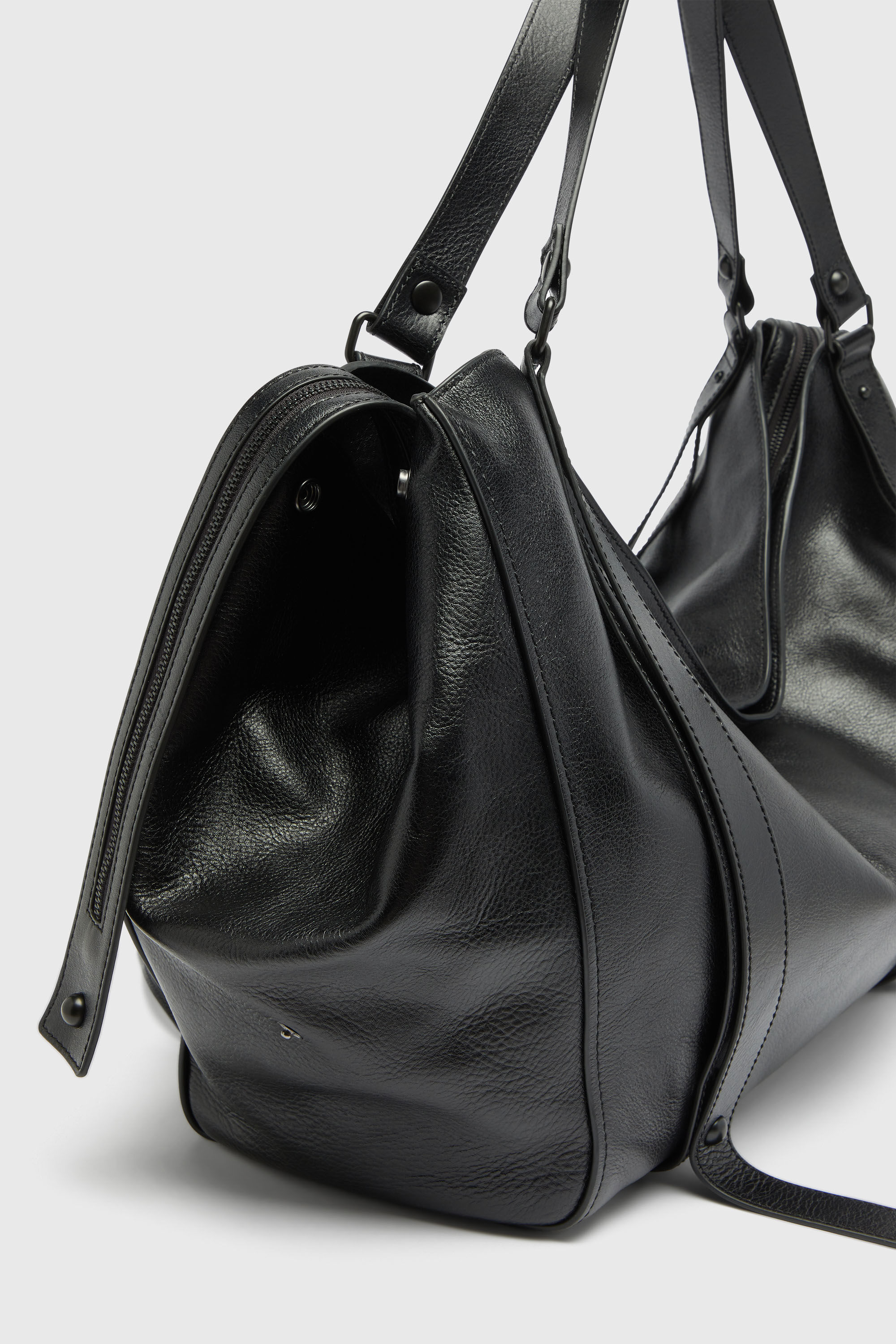 Women's D-One-Duffle bag in leather | Black | Diesel {{Country}}