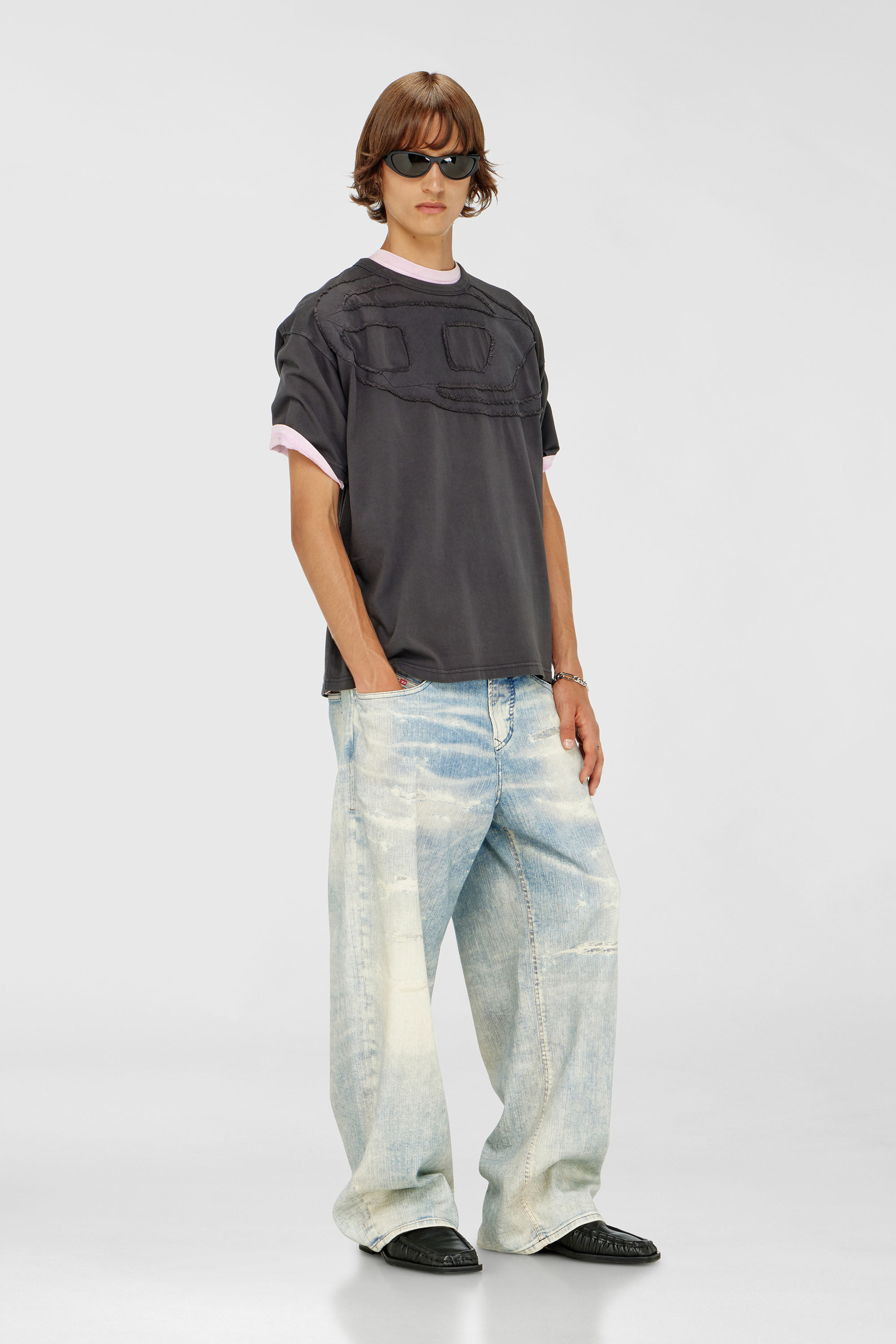 Diesel - T-BOXT-DEN, Man's Relaxed cotton T-shirt with Oval D applique in Grey - 1