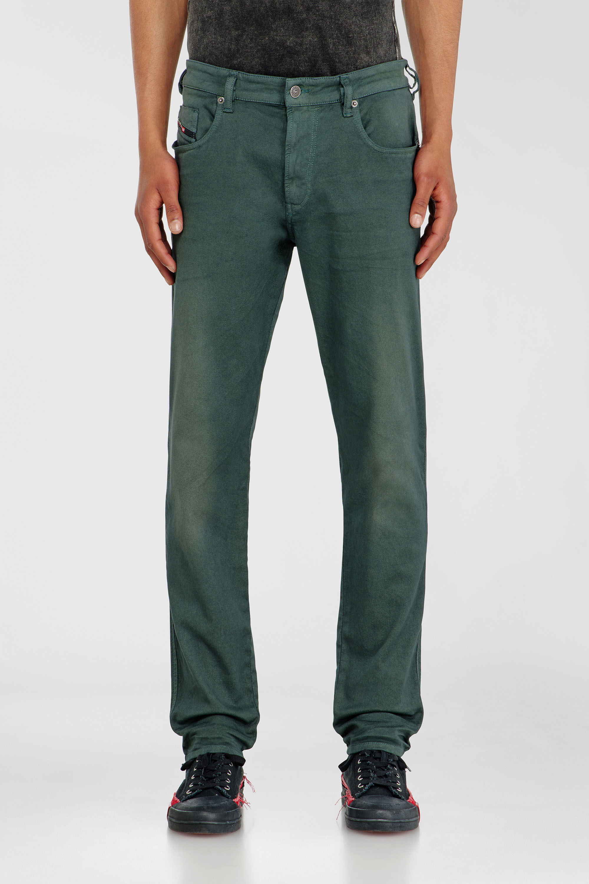 Diesel - Man's Slim 2062 D-Strukt Joggjeans&reg; 0670M, Dark Green - 2