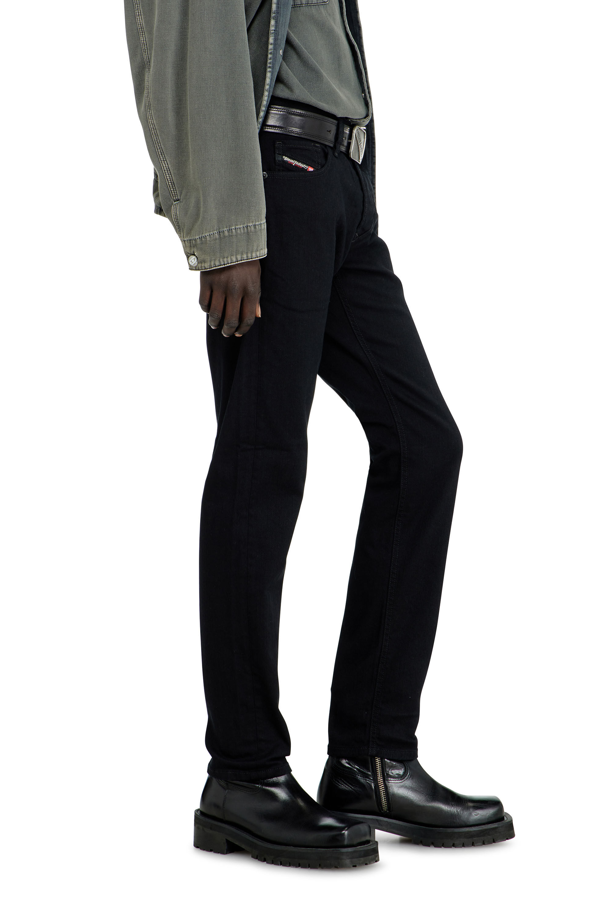 LORD ブラックメタル　blackl Larkee-Beex 0688H Men: Tapered Black/Dark grey Jeans | Diesel
