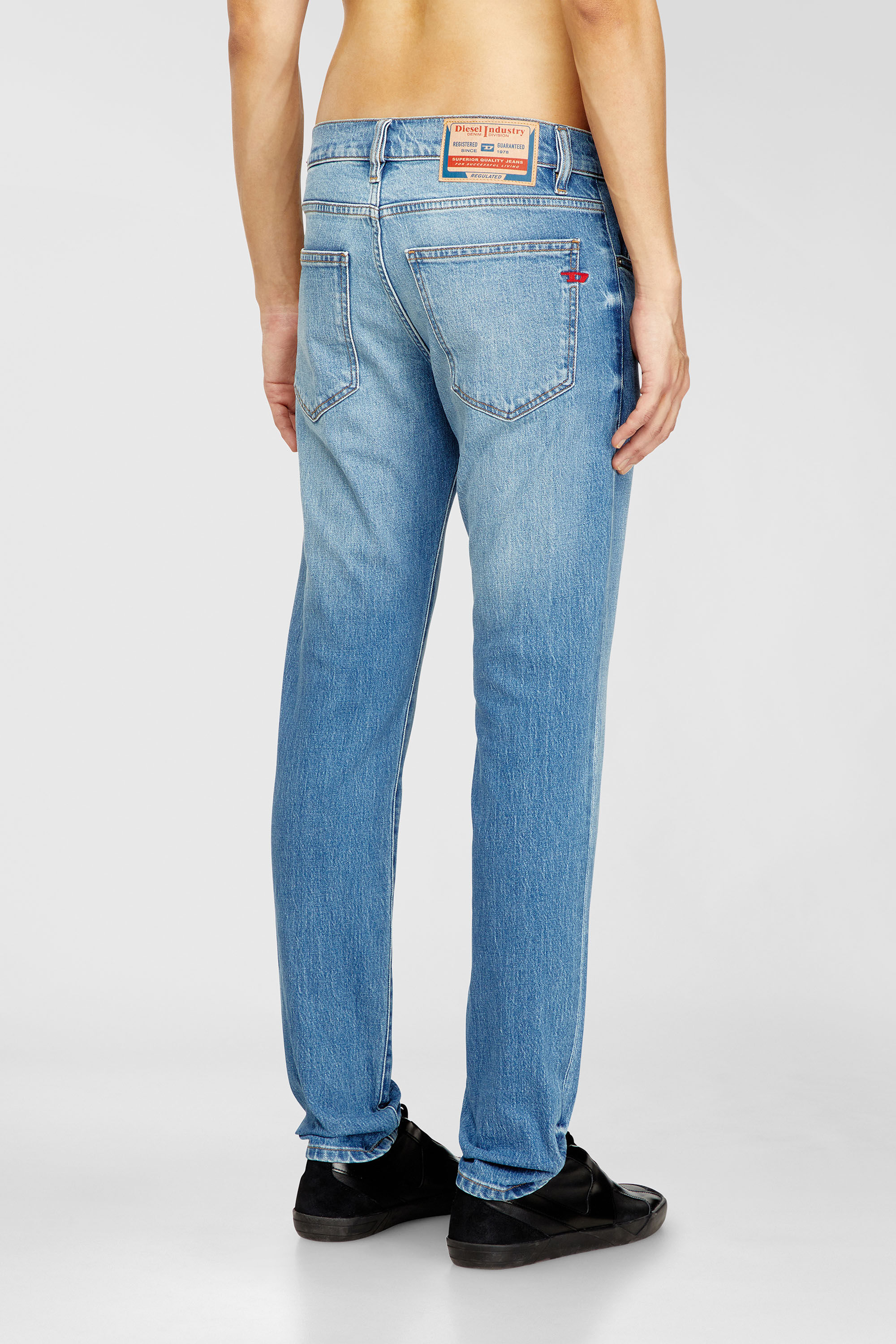 Men's Slim Jeans | Regular Waist 2019 D-StruktLight Blue | Diesel TR
