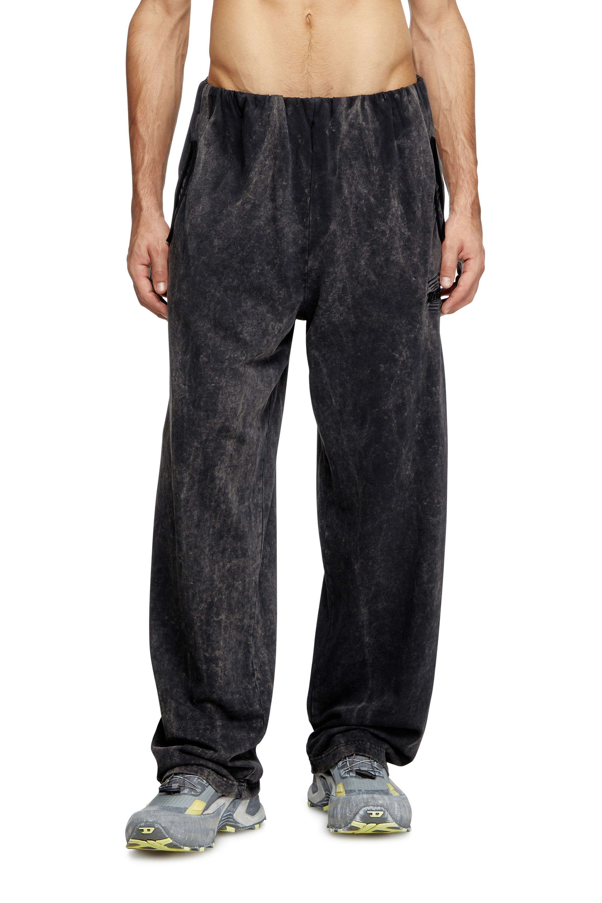 Diesel - P-MARKLE, Man's Treated sweatpants with gathered waist in Black - 3