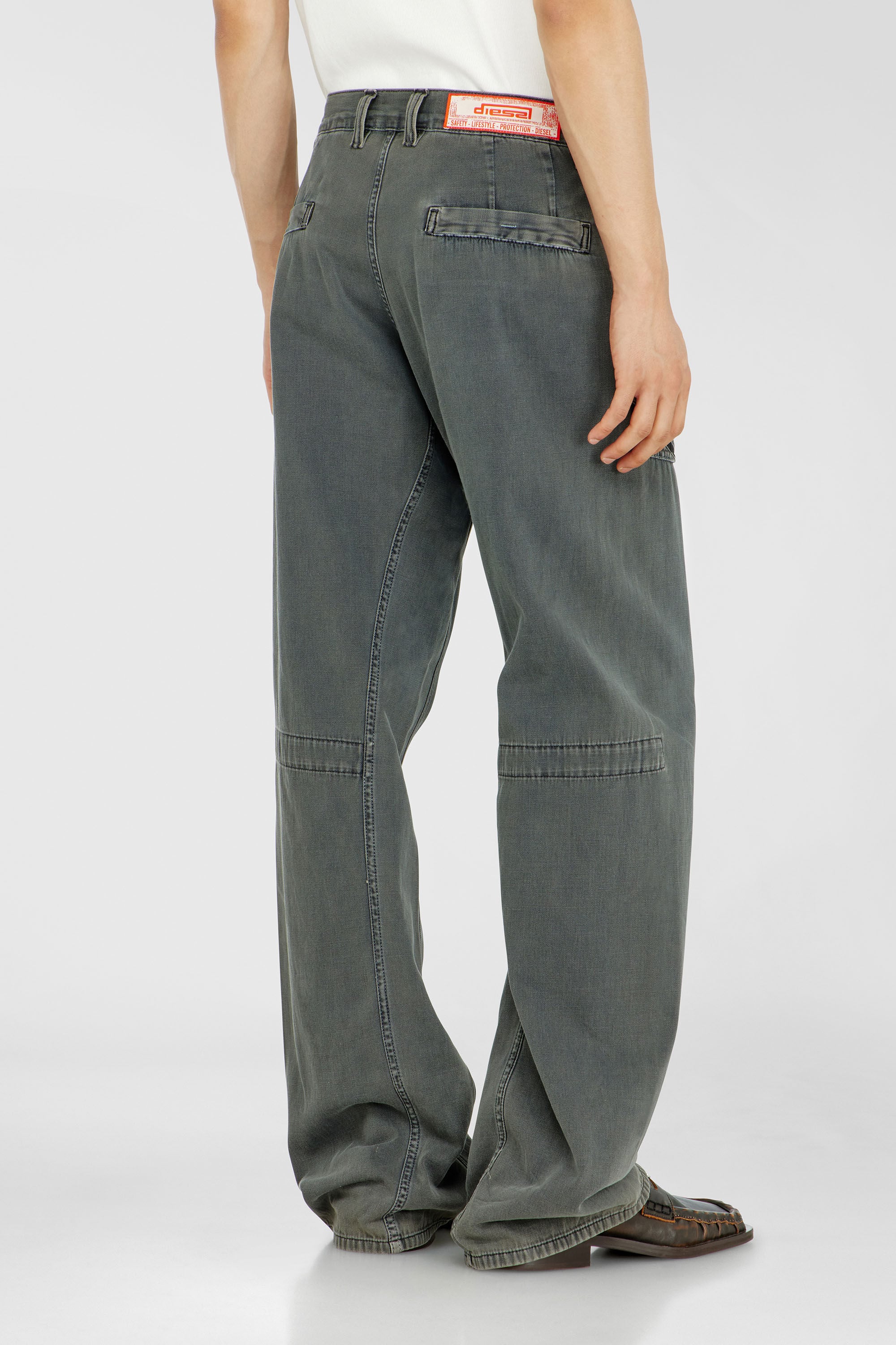 Men's Relaxed Jeans | Regular Waist D-ZetaGrey | Diesel TR