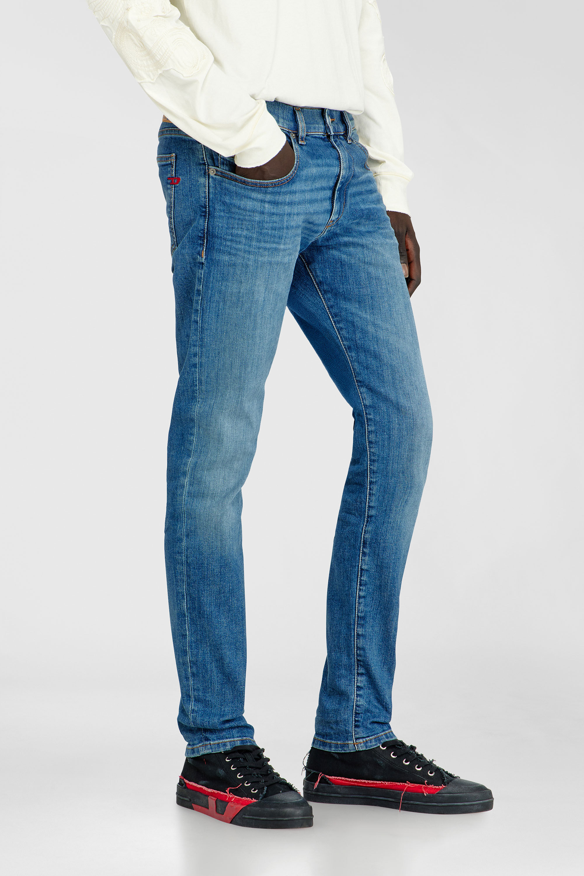 Men's Slim Jeans | Regular Waist 2019 D-StruktLight Blue | Diesel TR