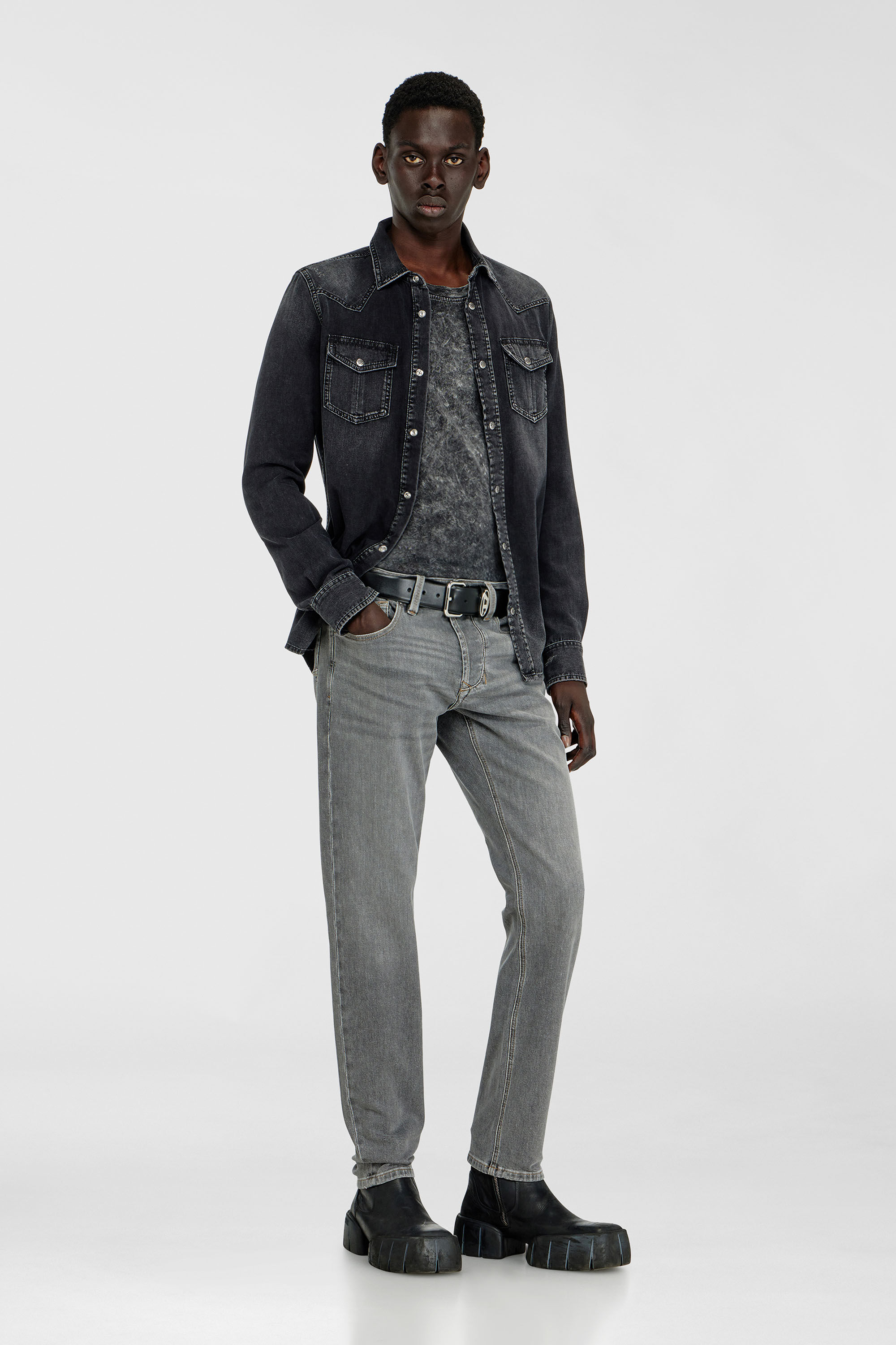 Men's Regular Jeans | Low Waist 1986 Larkee-BeexGrey | Diesel TR