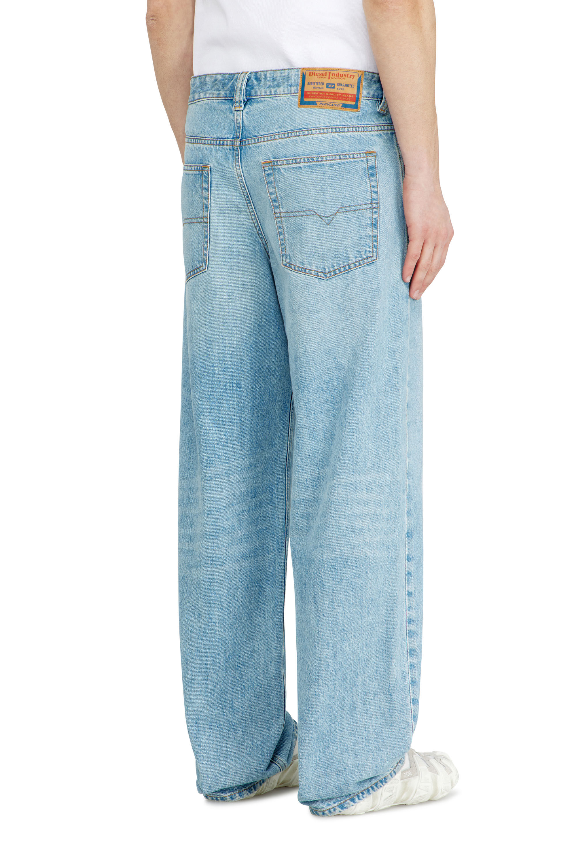 Men's Relaxed Jeans | Light Blue | Diesel 2001 D-Macro