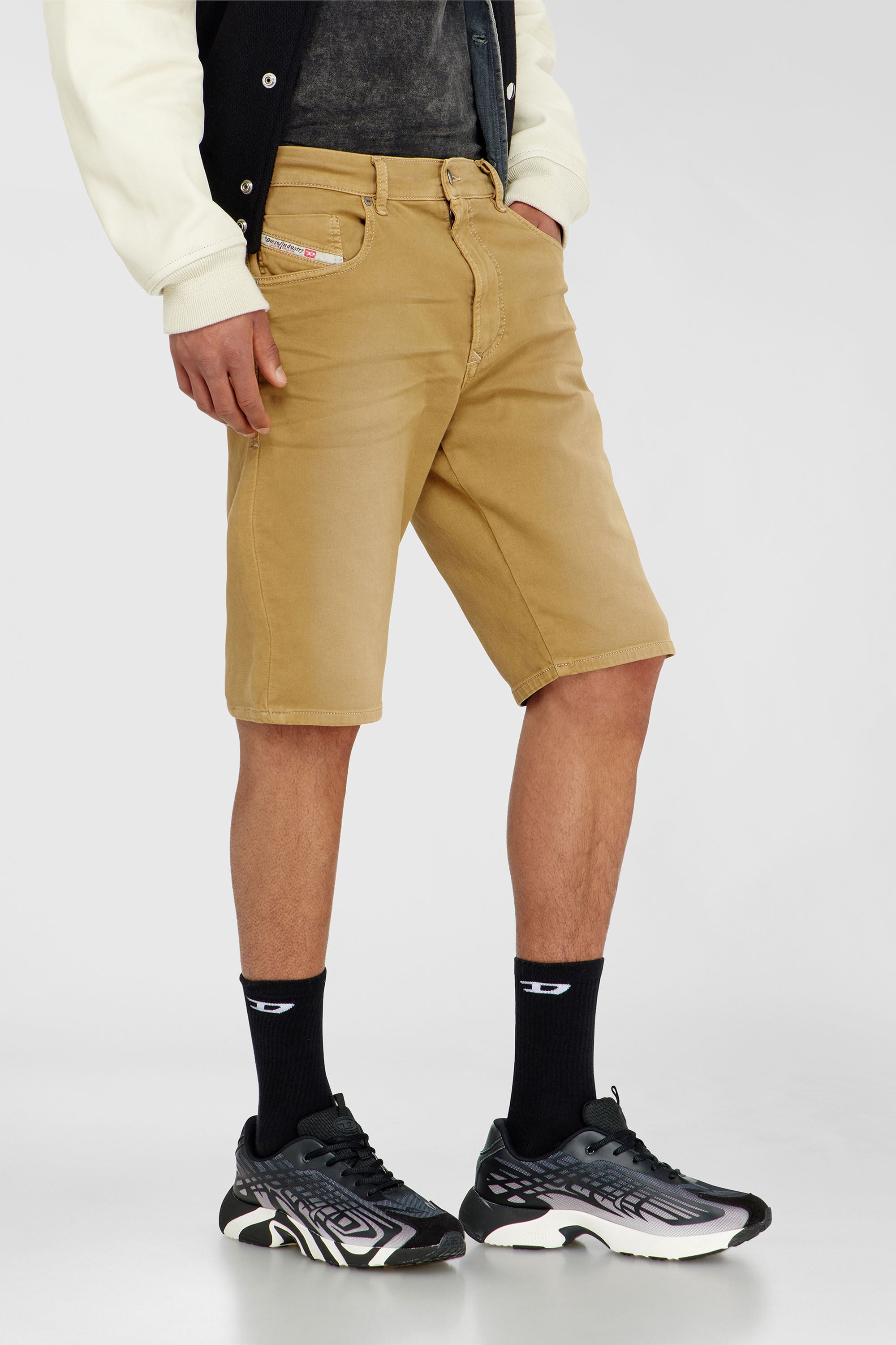 Diesel - 2033 D-KROOLEY-SHORT-BW JOGG, Man's Slim shorts in coloured denim in Beige - 5