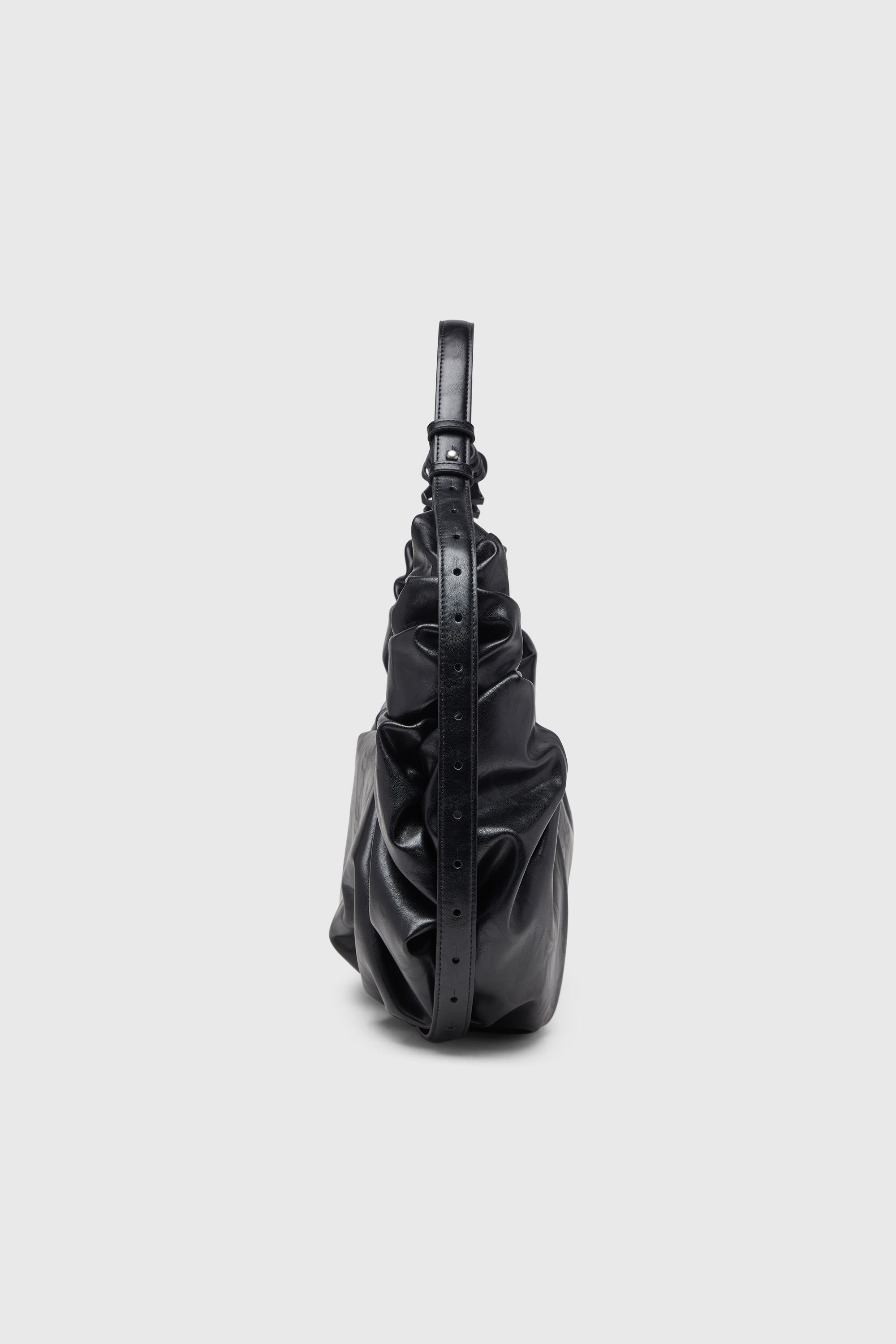 Women's Grab-D-Large scrunched hobo bag | Black | Diesel {{Country}}