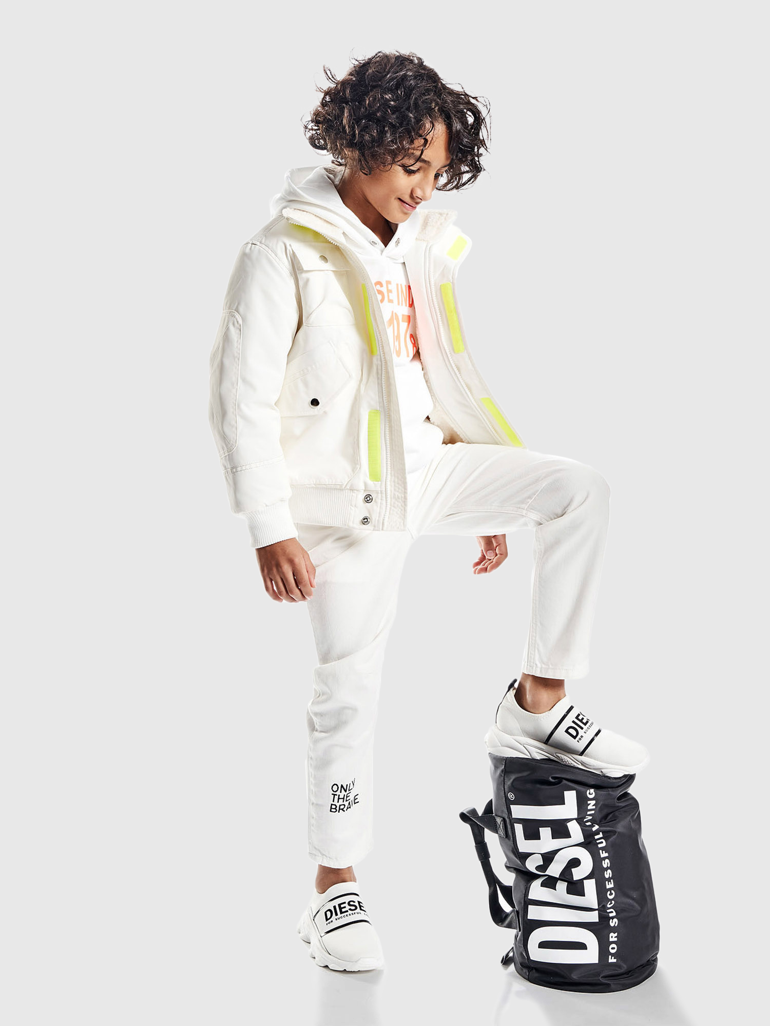 Diesel - BOLD DUFFLE, Black - Image 4