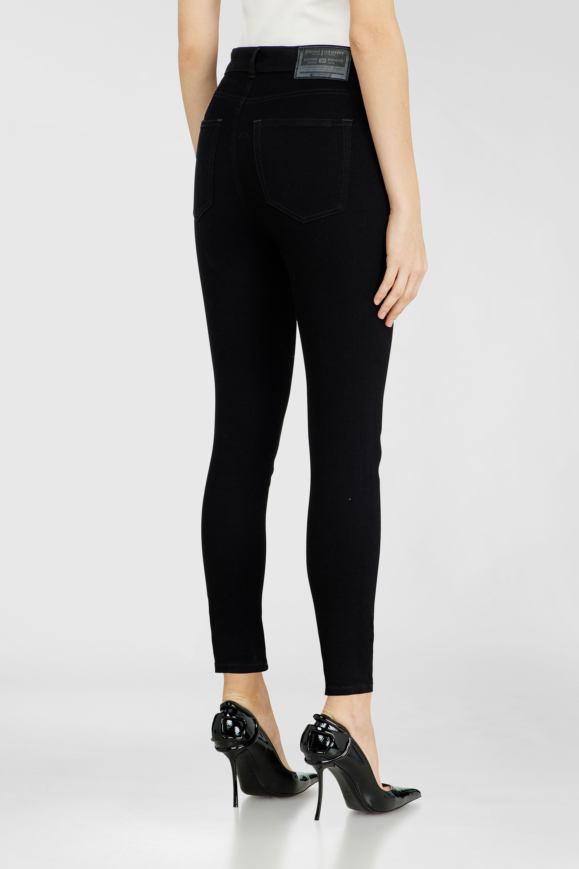 1984 SLANDY-HIGH Woman: Super Skinny Stretch Jeans | Black/Dark