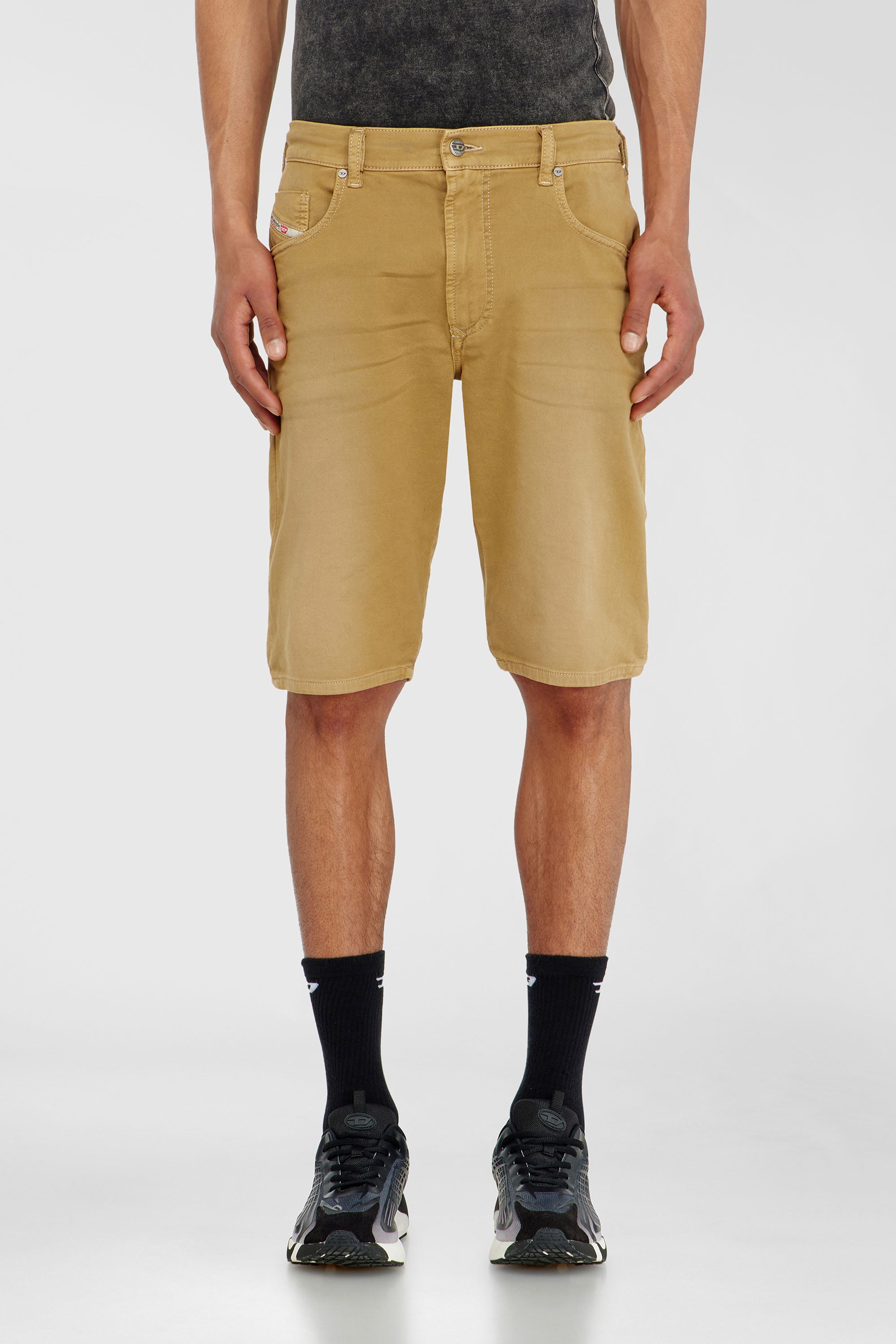 Diesel - 2033 D-KROOLEY-SHORT-BW JOGG, Man's Slim shorts in coloured denim in Beige - 3