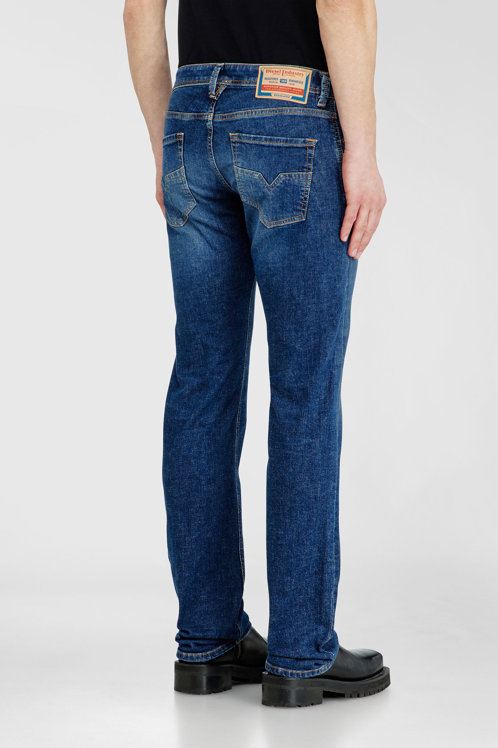 11747391 ポーカーズ DIESEL ラメ archive 90s Men's Regular Jeans | Low Waist 1985 LarkeeDark Blue | Diesel TR