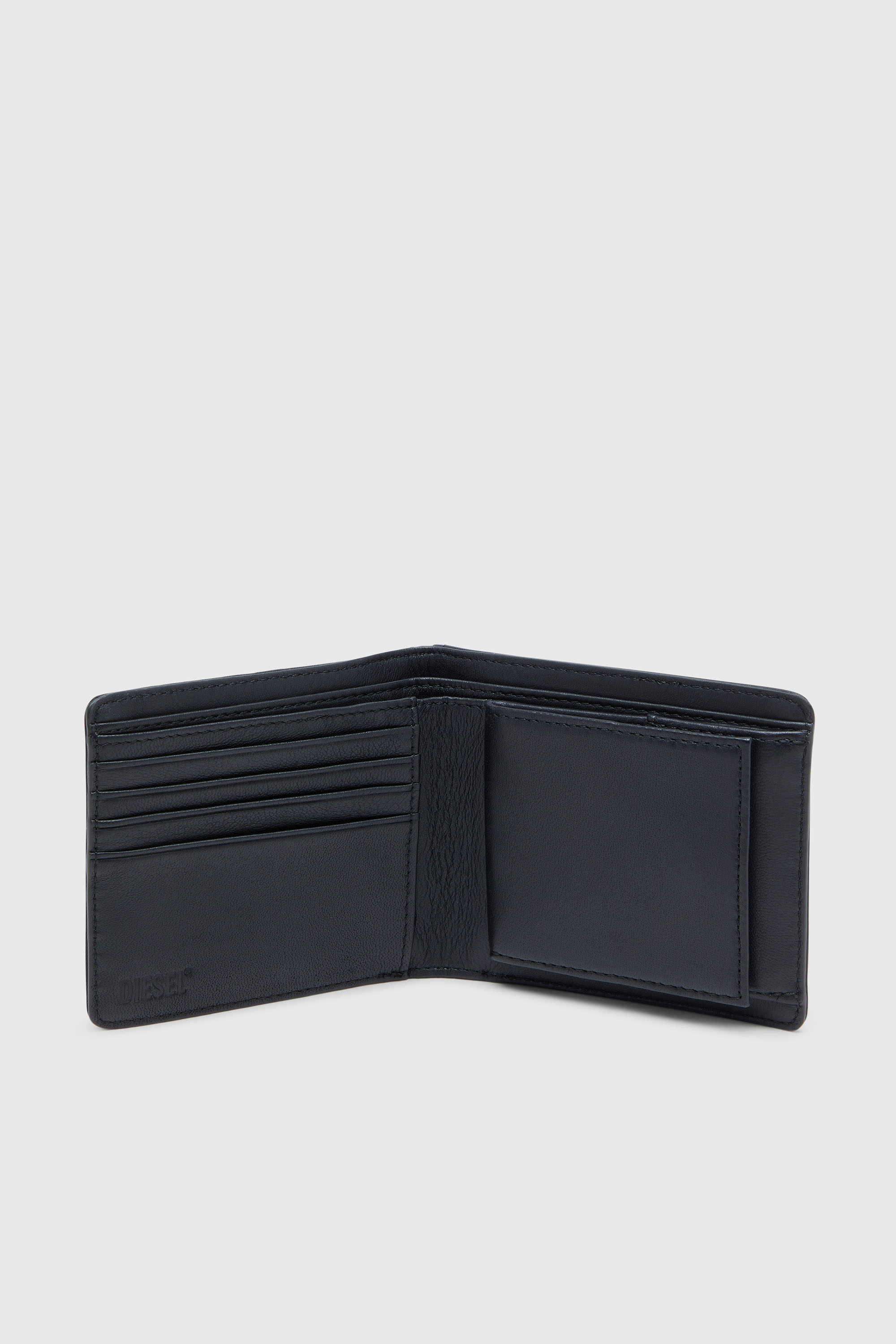 Diesel - MULTI-PKTS BI FOLD COIN S 3D, Man's Leather bi-fold wallet with metal logo plaque in Black - 3