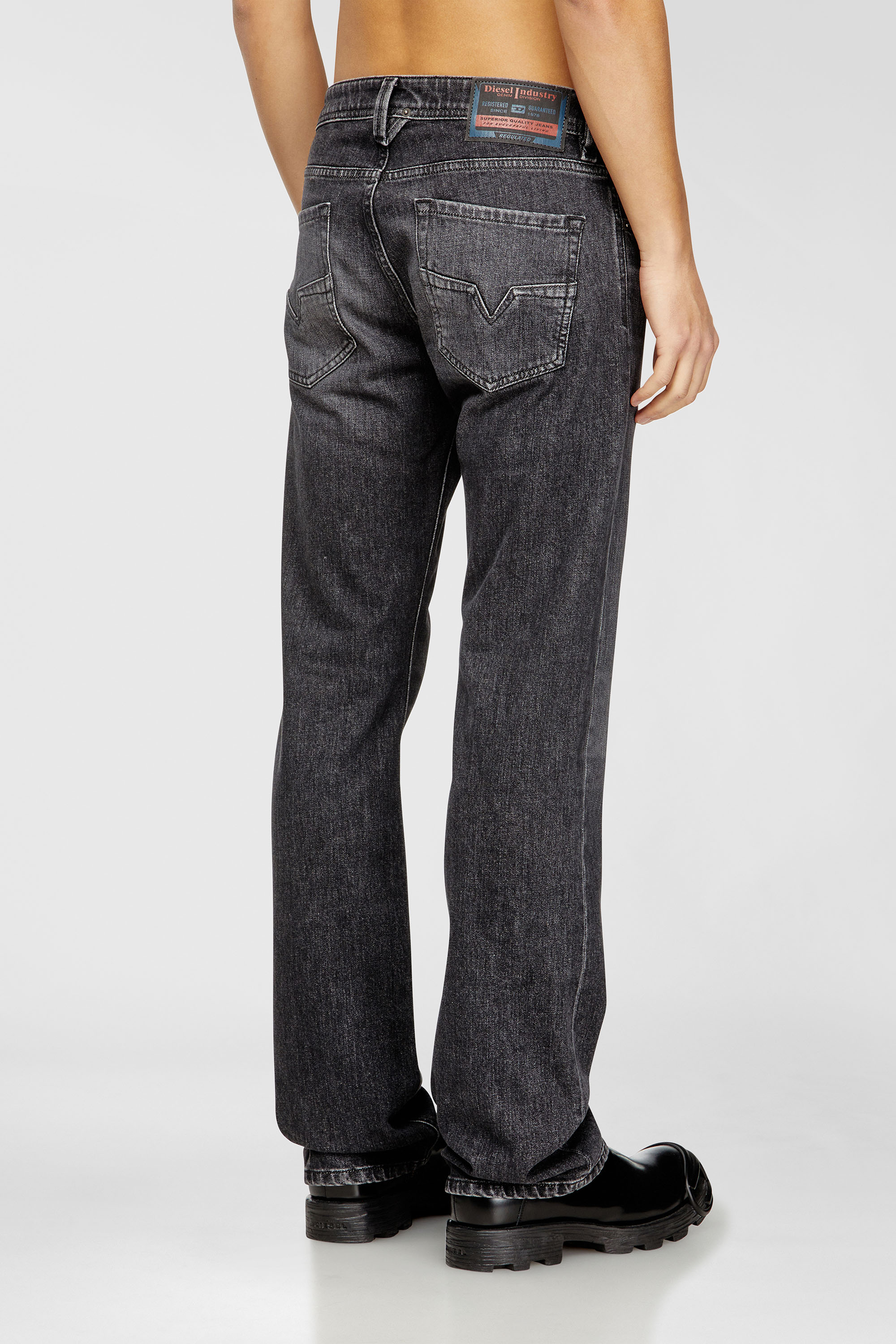 Diesel - Man's Regular Jeans 1985 Larkee 09N49, Grey - 3