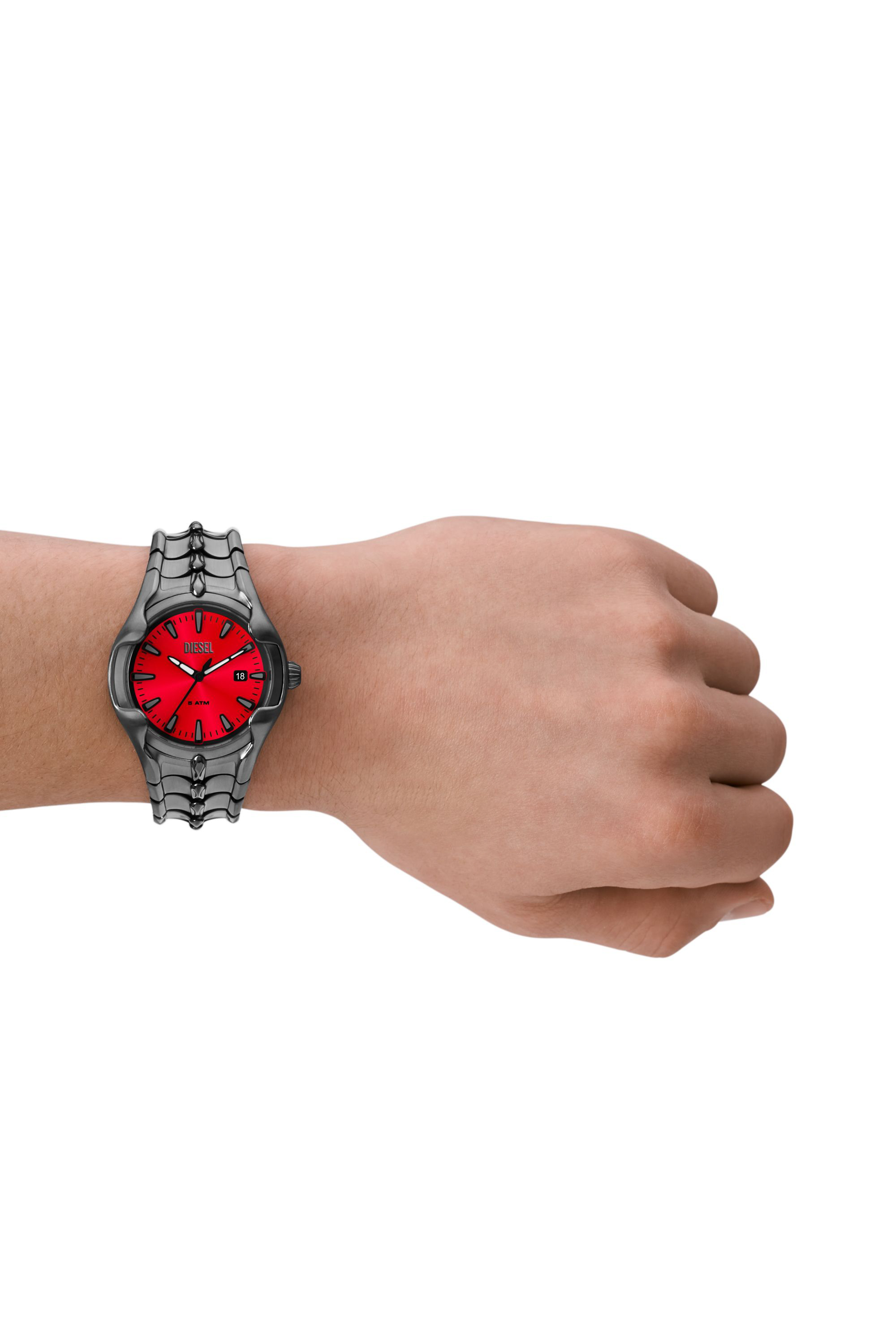 Men's Vert three-hand date gunmetal stainless steel watch | Grey 