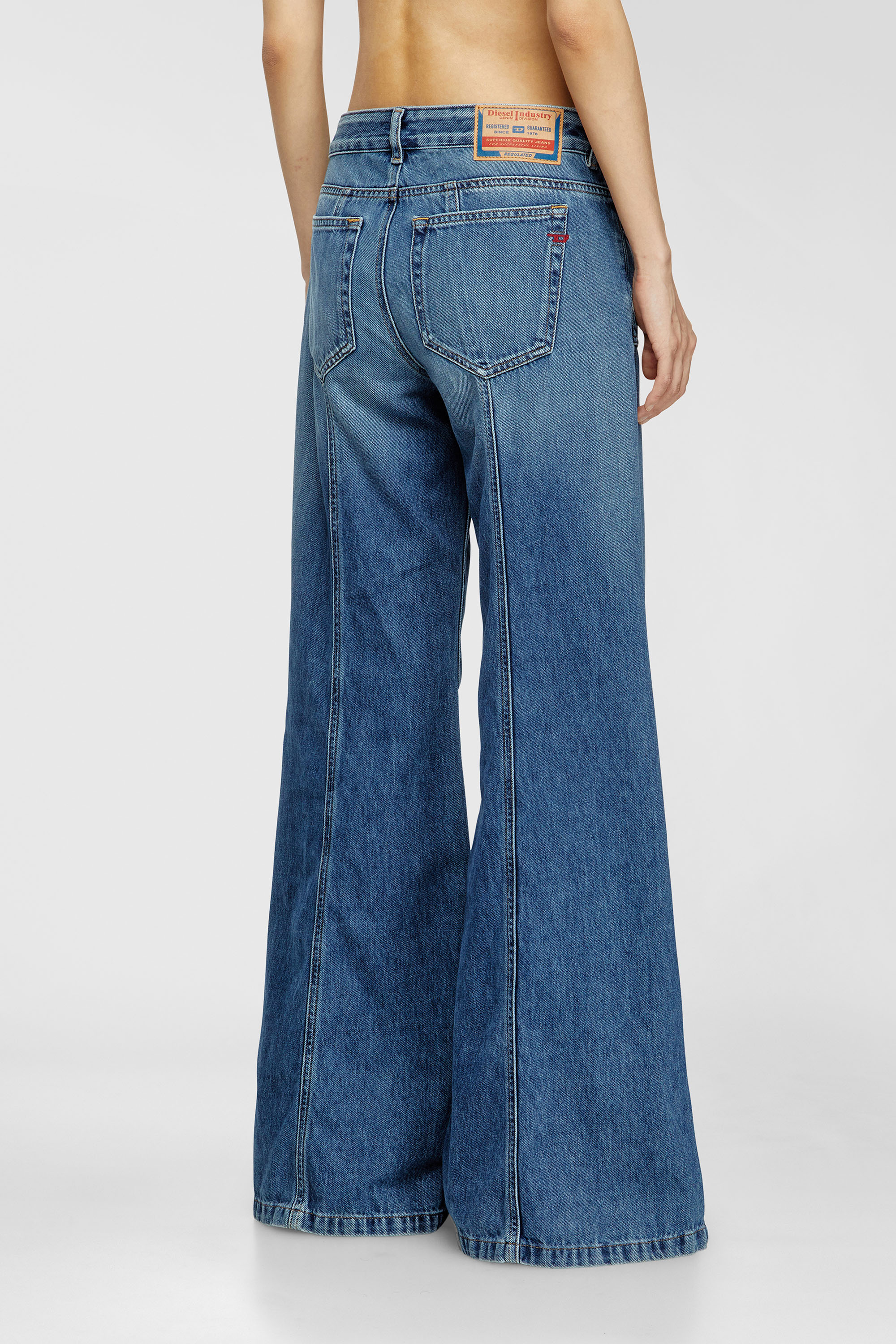 Women's Flare Jeans | Low Waist D-Akii | Medium blue | Diesel TR