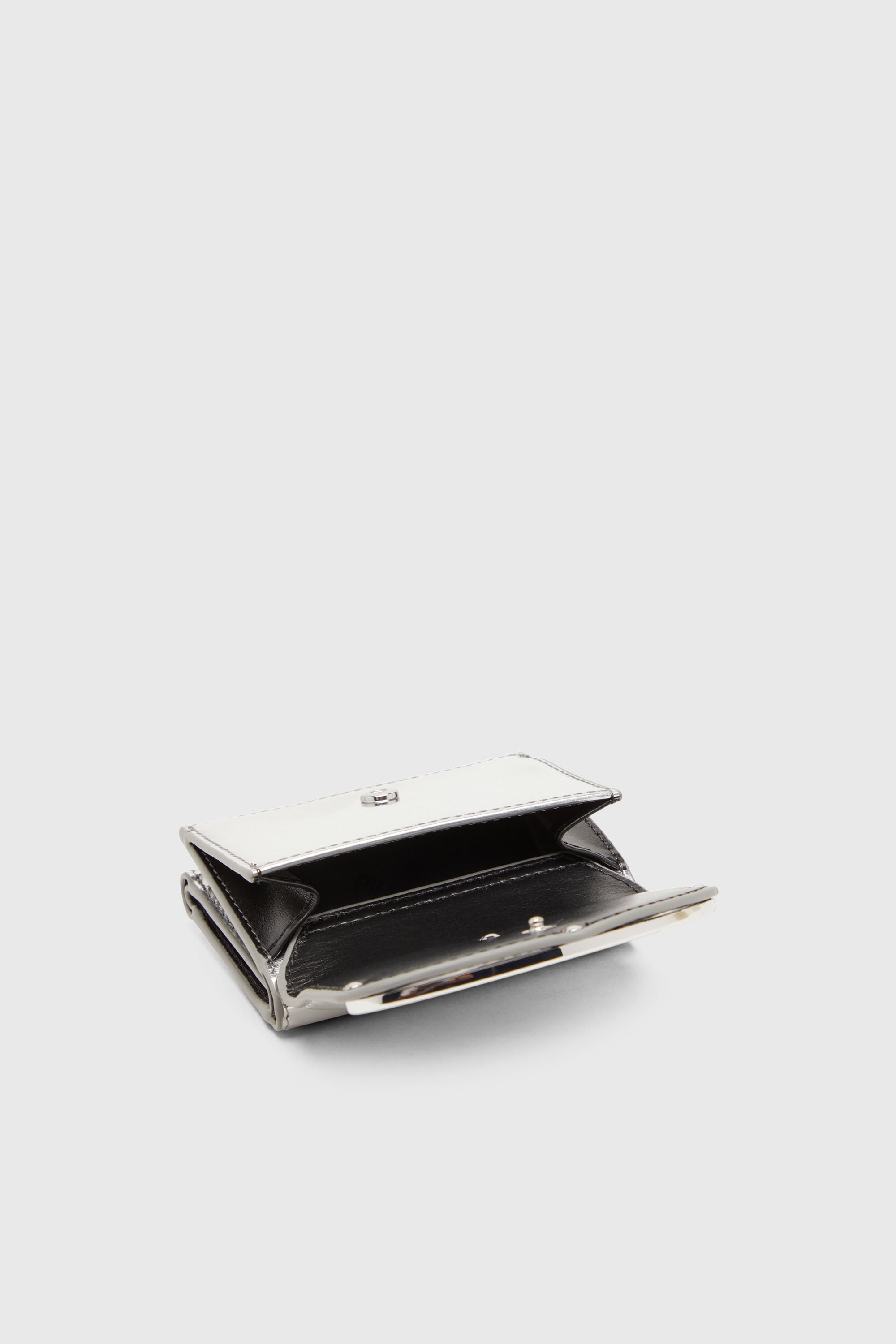 Women's Tri-fold wallet in mirrored leather | Silver | Diesel