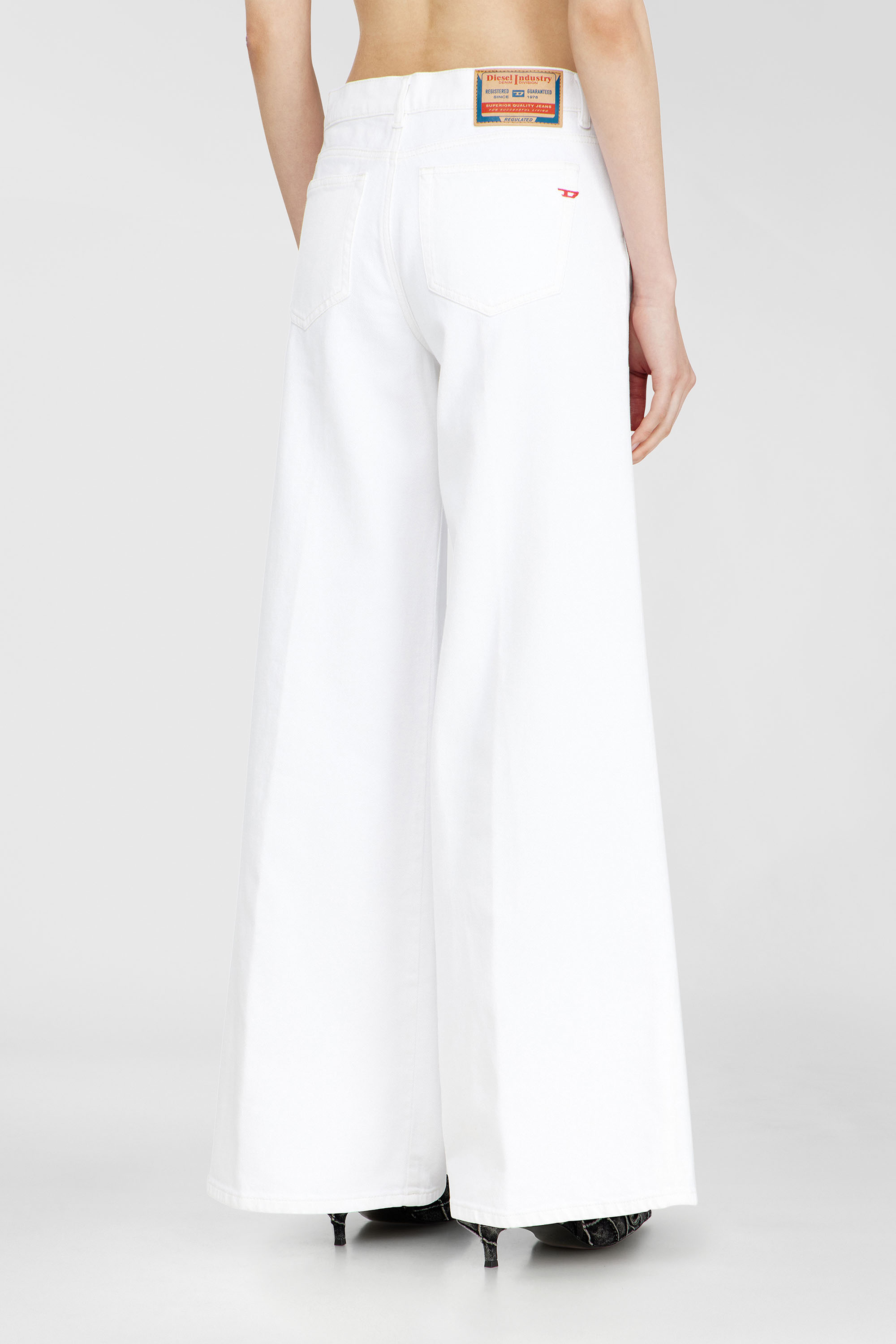 Diesel - Woman's Flare Jeans 1978 D-Akemi 09N92, White - 3