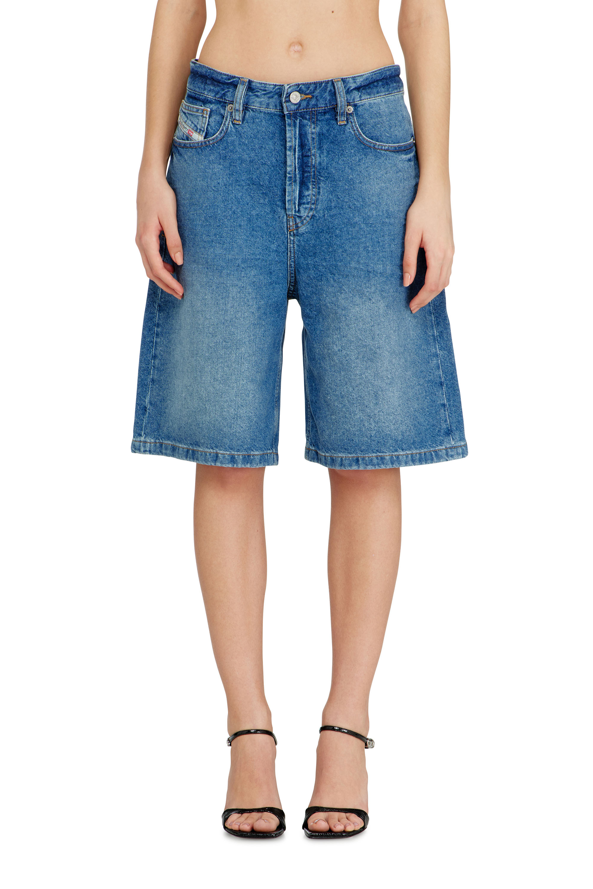 Diesel - DE-SIRE-SHORT, Woman's Shorts in clean-washed denim in Blue - 2